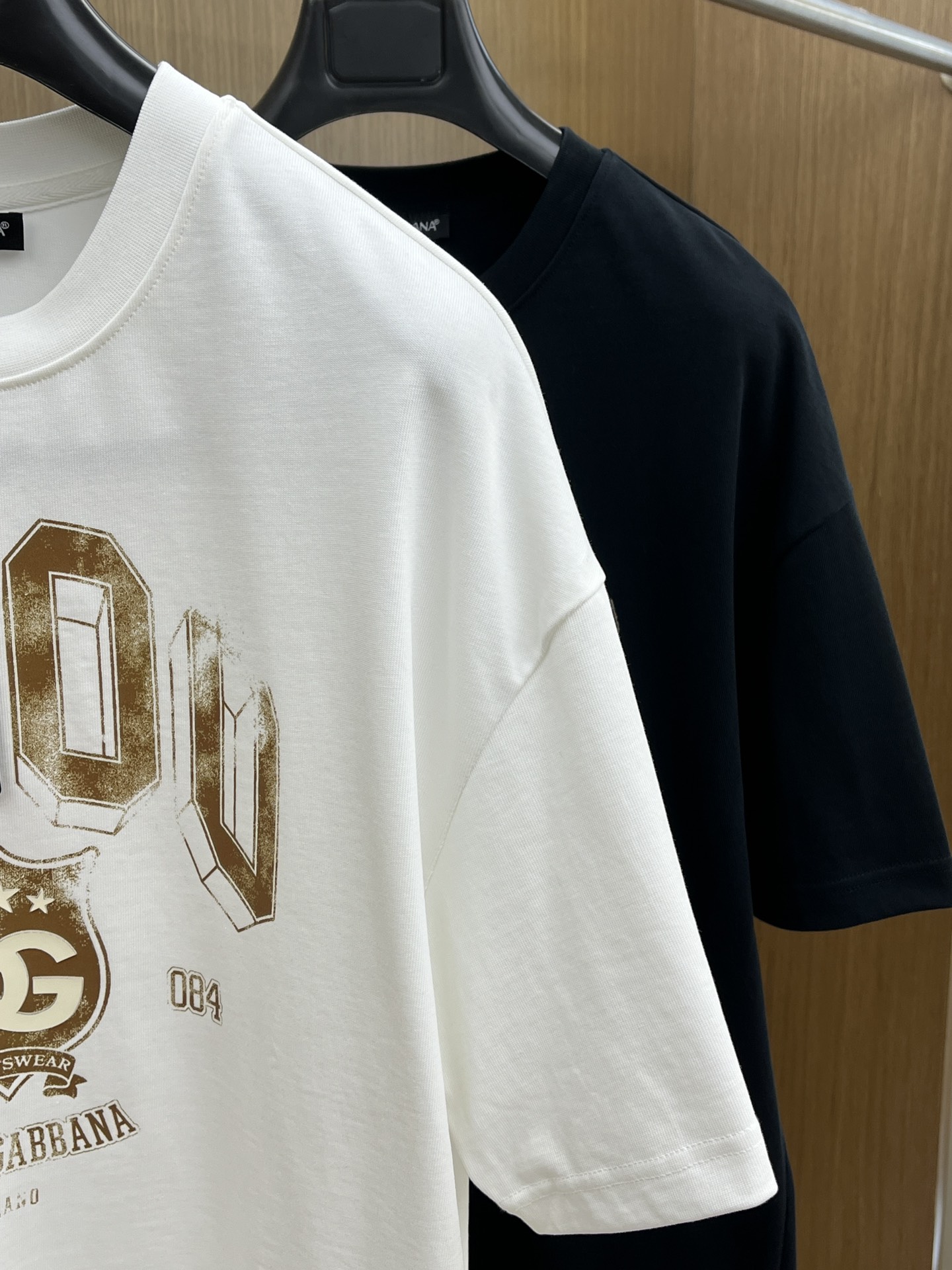  DG 🔥ss夏装新品 专柜在售 最新系列图案logo短袖T恤 必须人手一件的节奏！
进口顶极精梳棉面料