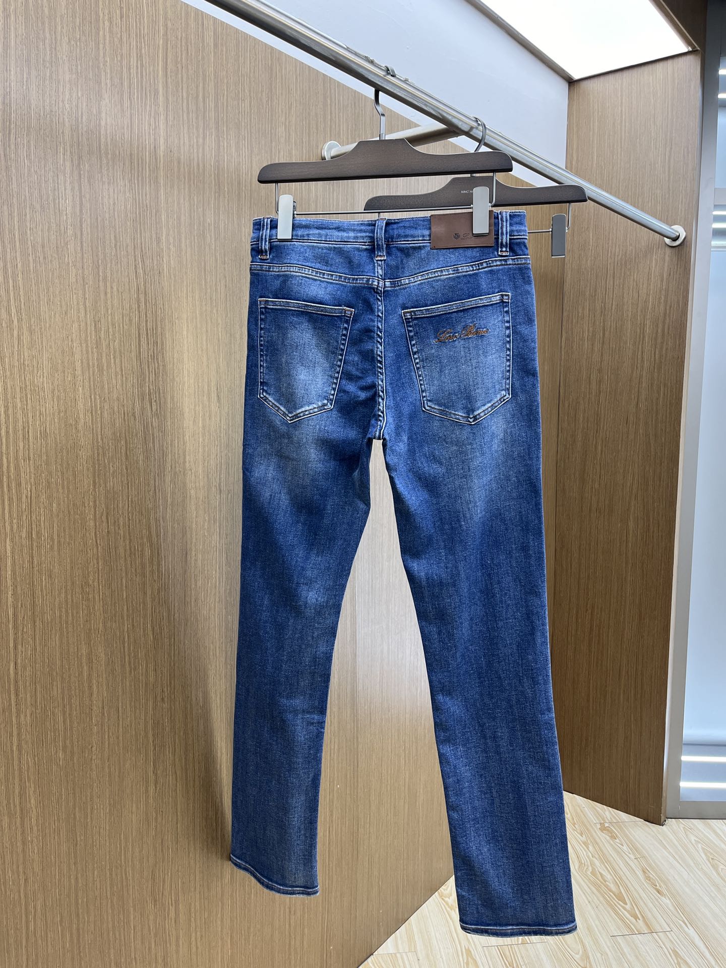 High-End Custom Quality Jeans: New Spring-Summer Collection with Original Fabric and Sizes - 图片 8