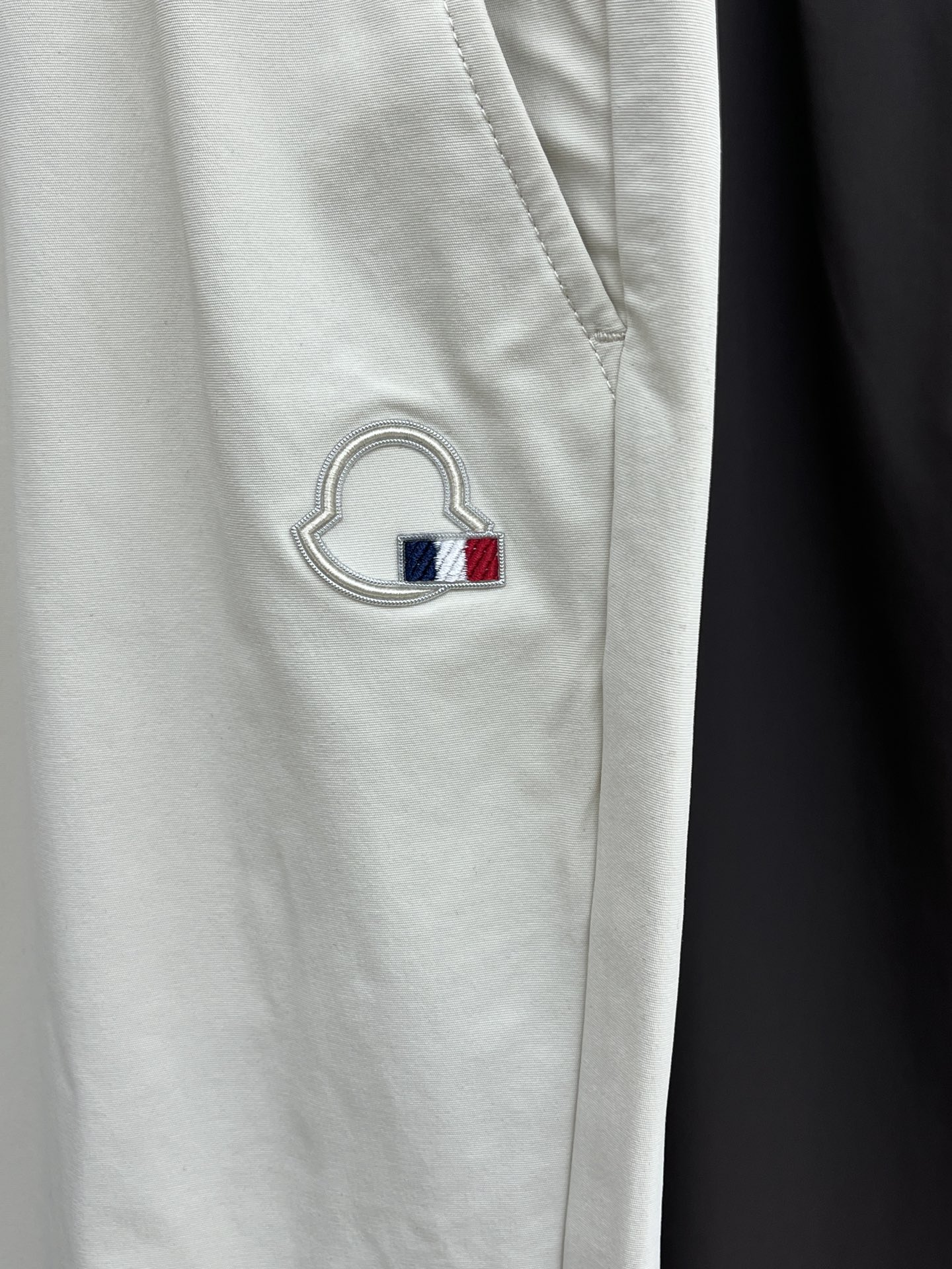  Mon 🔥🔥高端定制、2025早春薄款最新款休闲裤 柜台同步发售 小脚版型，进口固色面料 原版定制复刻