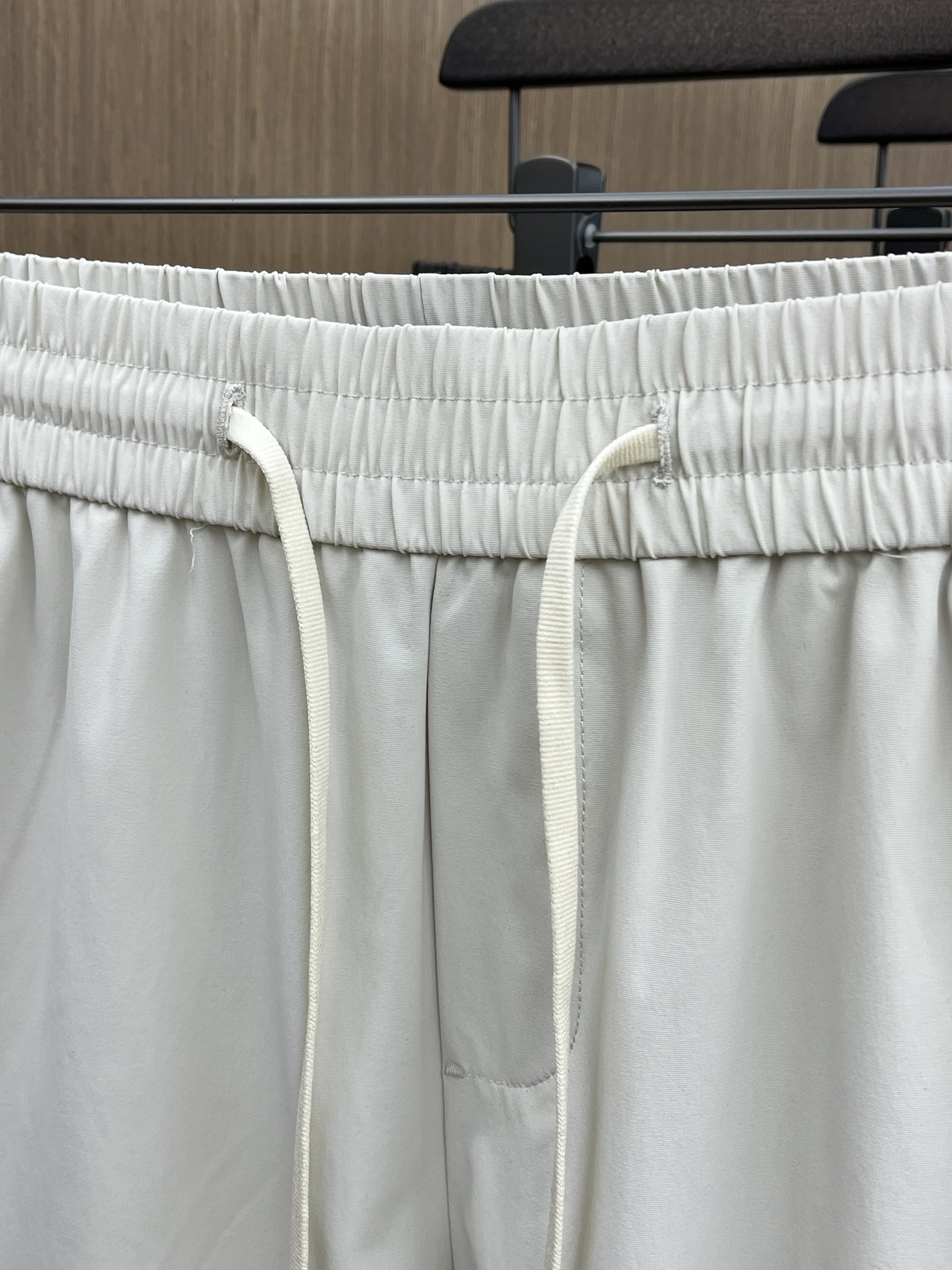  Mon 🔥🔥高端定制、2025早春薄款最新款休闲裤 柜台同步发售 小脚版型，进口固色面料 原版定制复刻