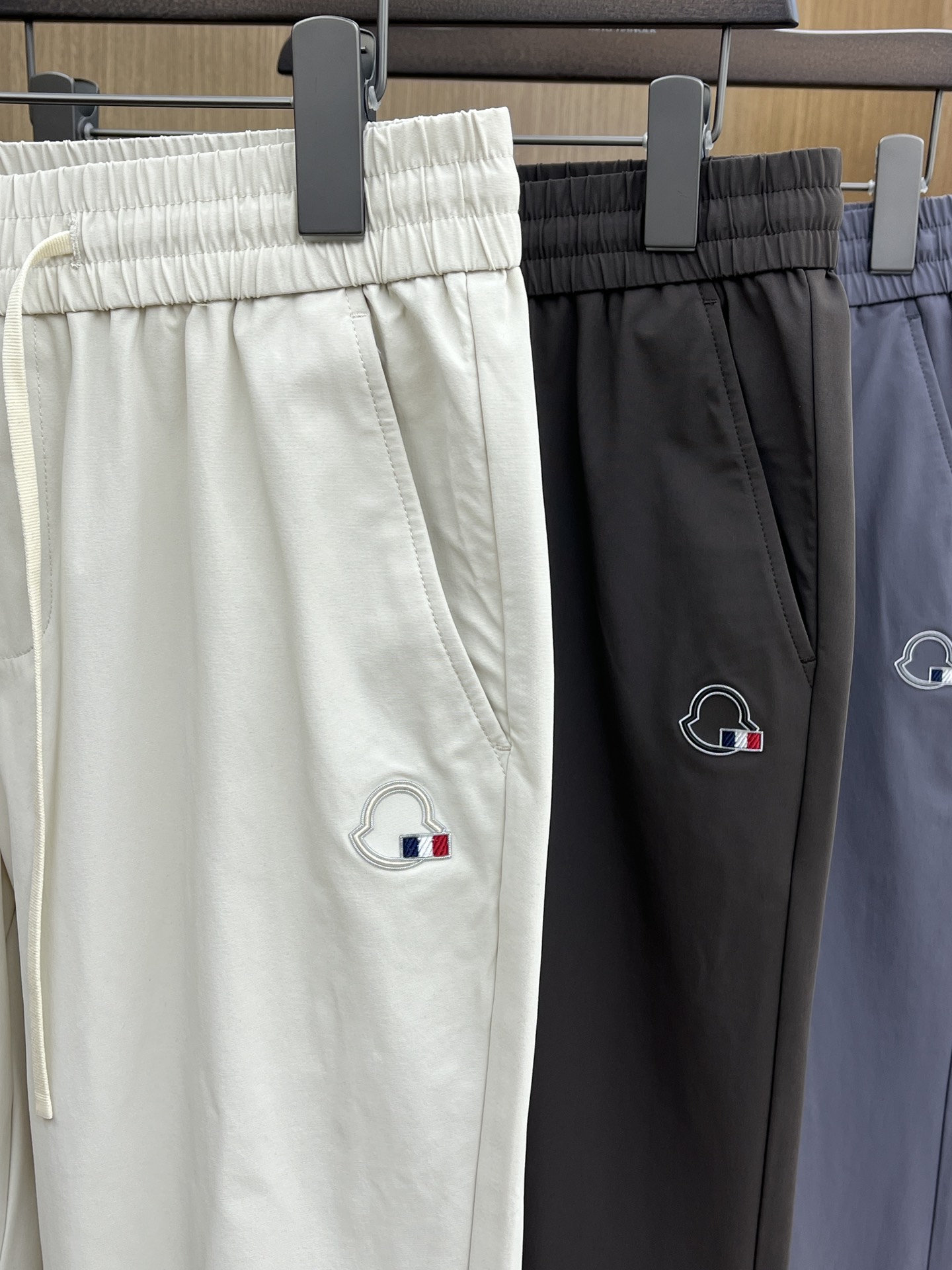  Mon 🔥🔥高端定制、2025早春薄款最新款休闲裤 柜台同步发售 小脚版型，进口固色面料 原版定制复刻