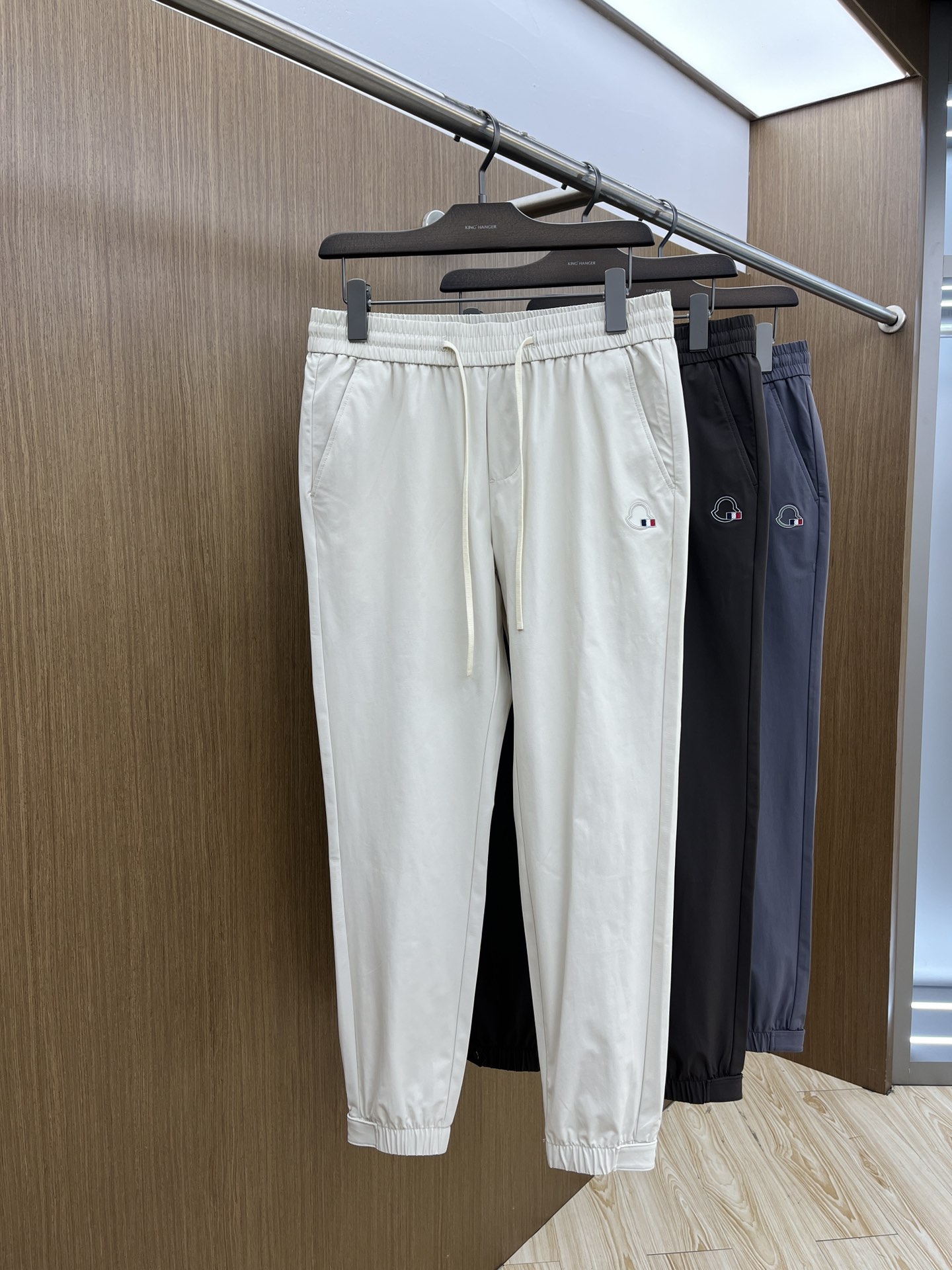  Mon 🔥🔥高端定制、2025早春薄款最新款休闲裤 柜台同步发售 小脚版型，进口固色面料 原版定制复刻