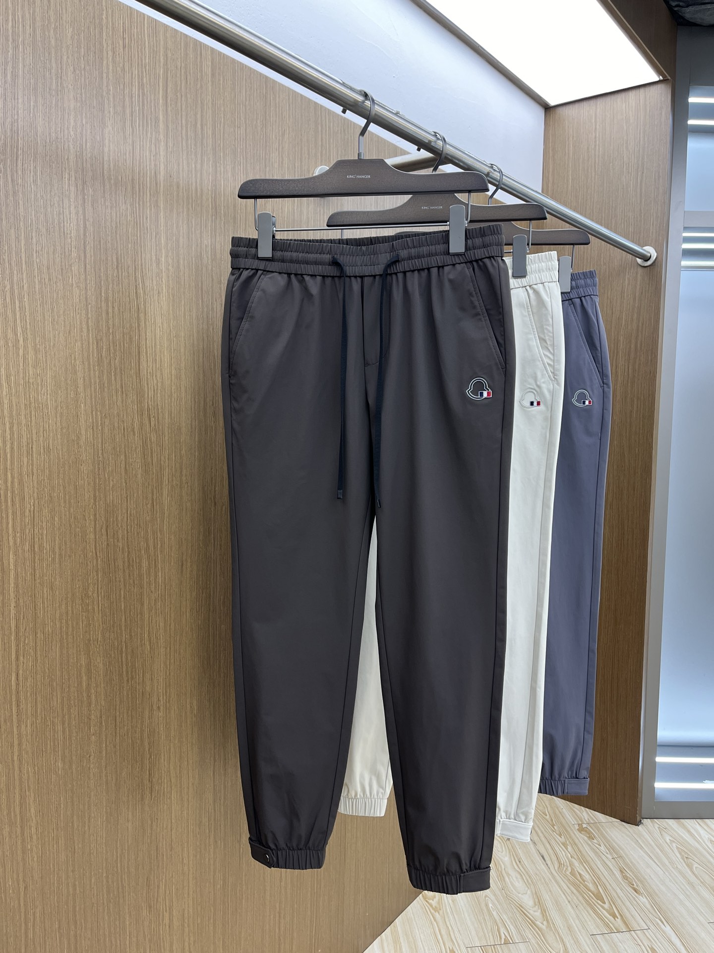  Mon 🔥🔥高端定制、2025早春薄款最新款休闲裤 柜台同步发售 小脚版型，进口固色面料 原版定制复刻