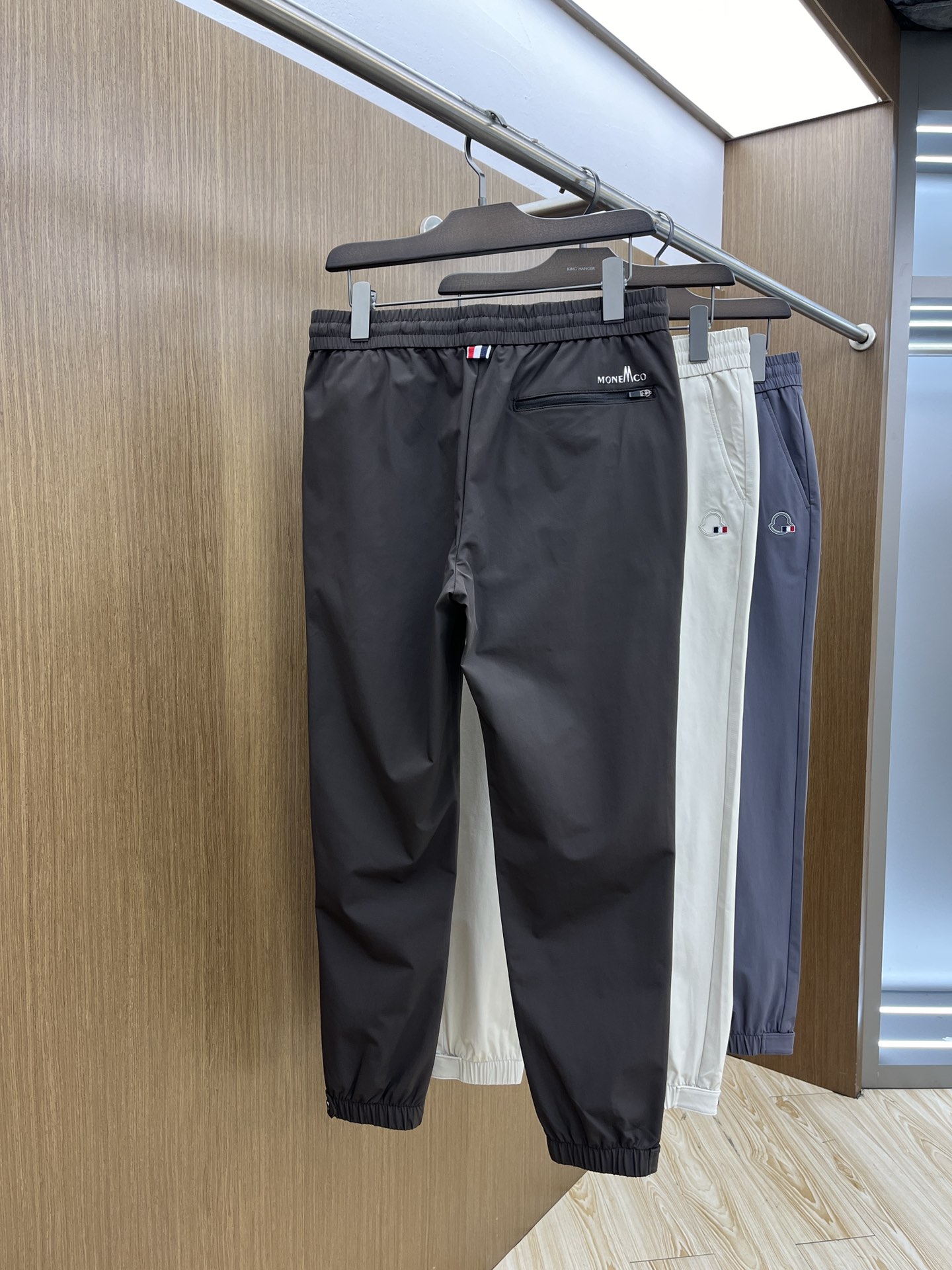  Mon 🔥🔥高端定制、2025早春薄款最新款休闲裤 柜台同步发售 小脚版型，进口固色面料 原版定制复刻