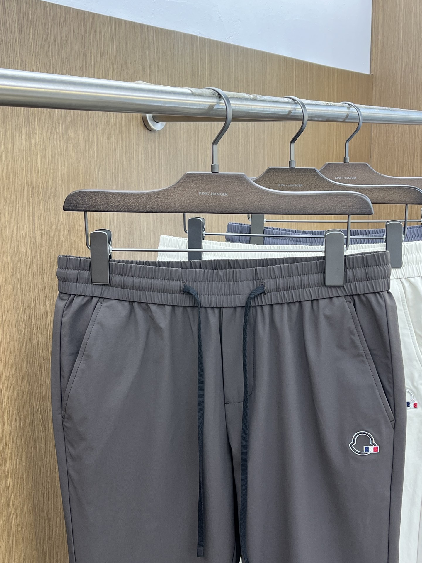  Mon 🔥🔥高端定制、2025早春薄款最新款休闲裤 柜台同步发售 小脚版型，进口固色面料 原版定制复刻