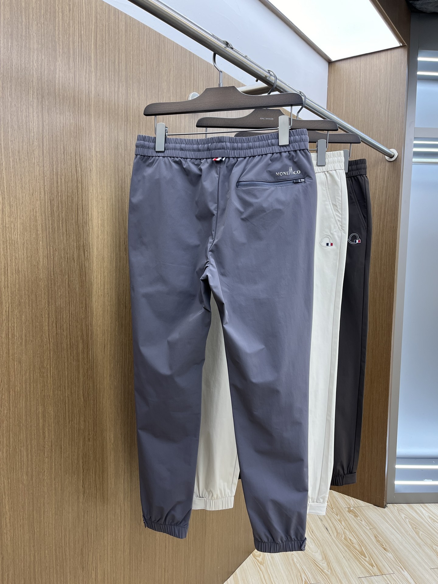  Mon 🔥🔥高端定制、2025早春薄款最新款休闲裤 柜台同步发售 小脚版型，进口固色面料 原版定制复刻