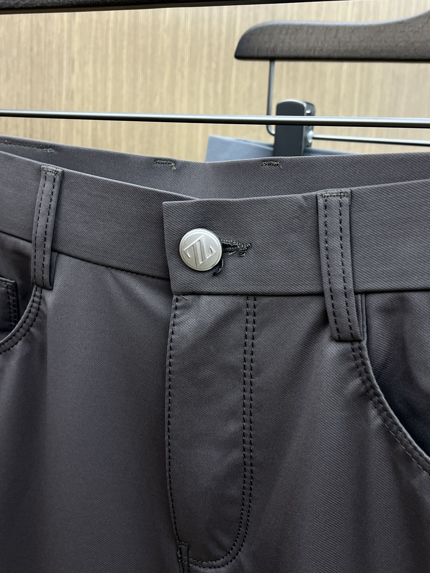  ZZ 🔥🔥高端定制、2025早春薄款最新款休闲裤 柜台同步发售 小脚版型，进口固色面料 原版定制复刻 