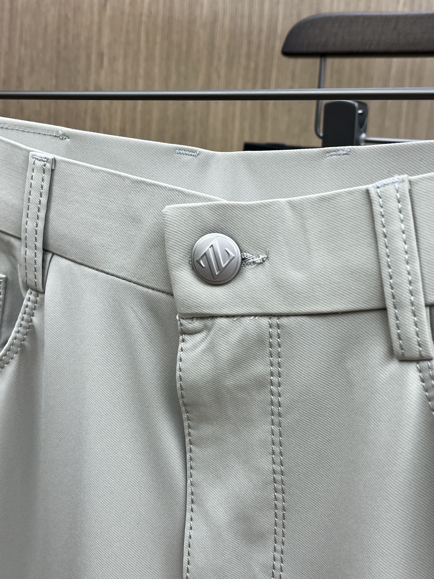  ZZ 🔥🔥高端定制、2025早春薄款最新款休闲裤 柜台同步发售 小脚版型，进口固色面料 原版定制复刻 