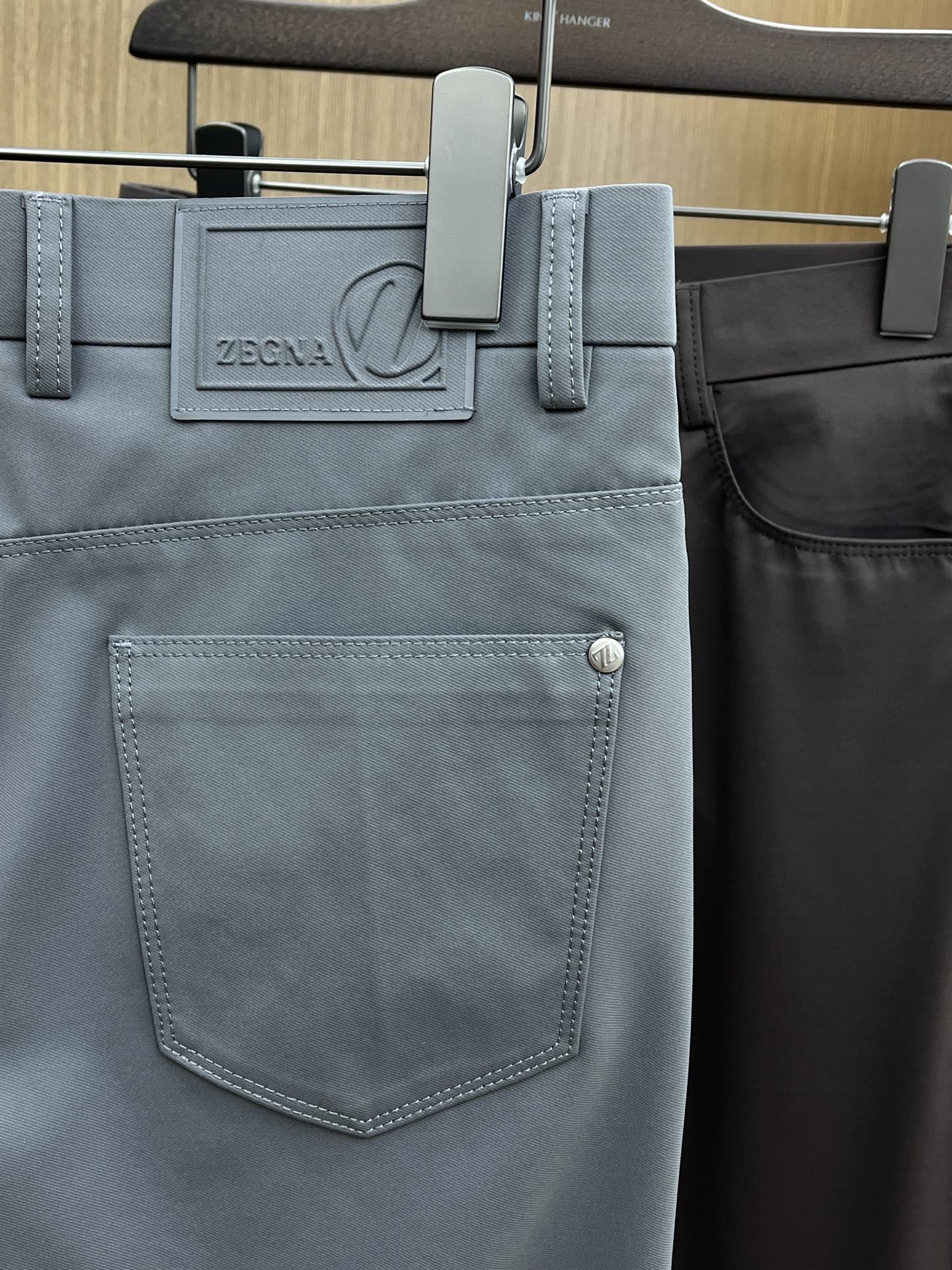  ZZ 🔥🔥高端定制、2025早春薄款最新款休闲裤 柜台同步发售 小脚版型，进口固色面料 原版定制复刻 