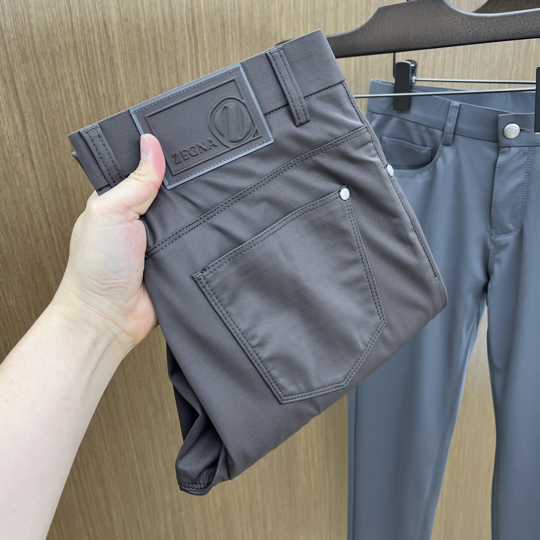 NO:509845,ZZ high-end customization, 2025 early spring thin latest casual pants, simultaneous sale at the counter, small foot style, imported color fixing fabric, original custom reproduction, customer-supplied hardware and auxiliary materials, original quality, heavy industry washing, fine workmanship and excellent upper body!  Preferred single product fh12 original single product, number 29-38, 35 without 37, alexander wang19860909ZZ 高端定制、2025早春薄款最新款休闲裤 柜台同步发售 小脚版型,进口固色面料 原版定制复刻 客供五金辅料 原单品质 重工洗水 做工走线精细 上身绝佳！优选单品 fh12原单出品 码数29-38有35无37,,alexander wang,Men's clothing