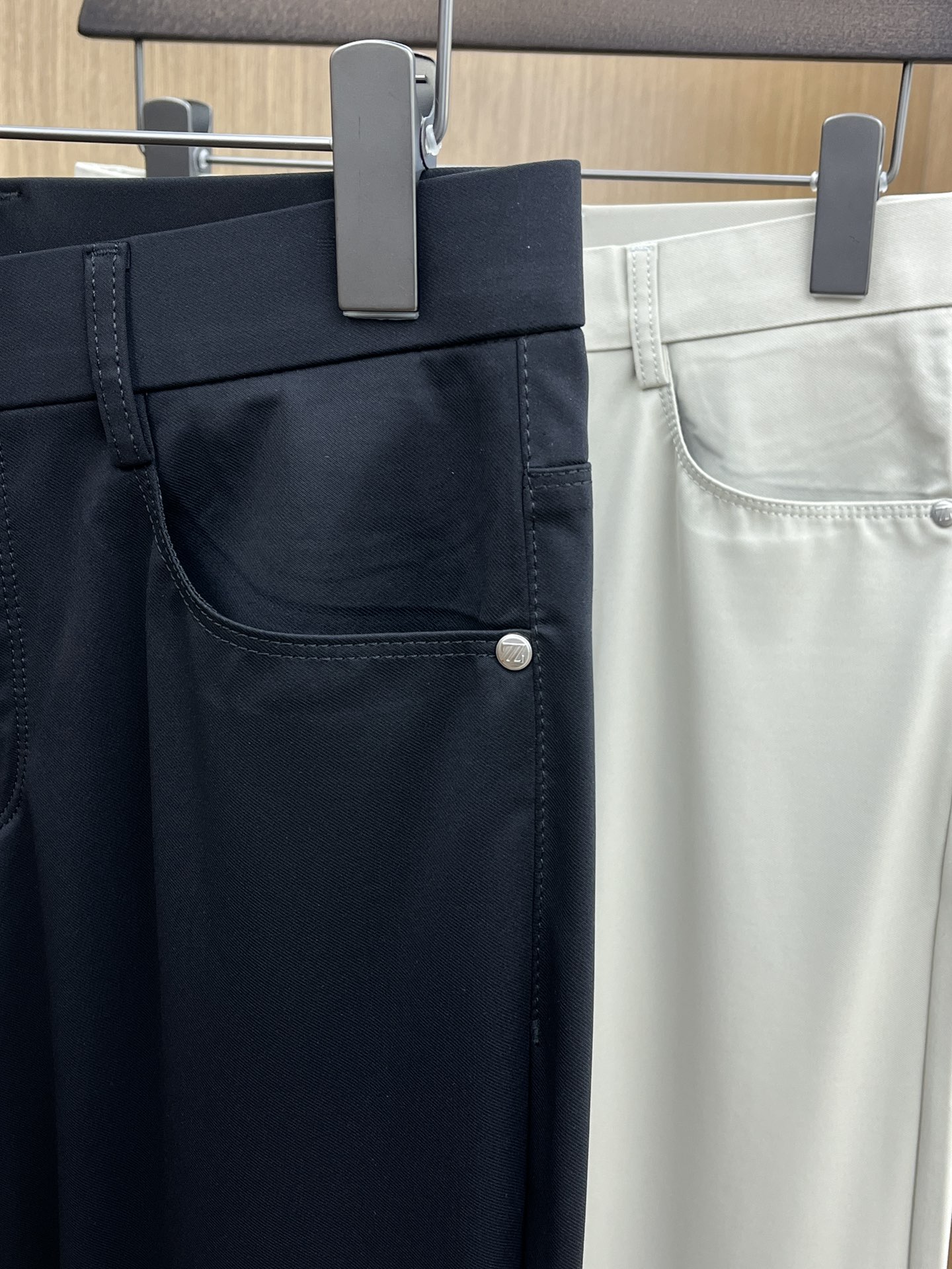  ZZ 🔥🔥高端定制、2025早春薄款最新款休闲裤 柜台同步发售 小脚版型，进口固色面料 原版定制复刻 