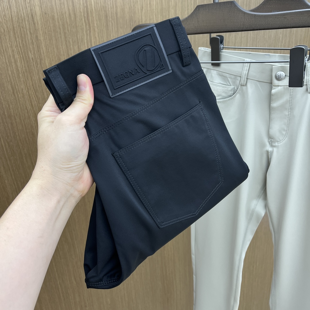 NO:159417,ZZ high-end customization, 2025 early spring thin latest casual pants, simultaneous sale at the counter, small foot style, imported color fixing fabric, original custom reproduction, customer-supplied hardware and auxiliary materials, original quality, heavy industry washing, fine workmanship and excellent upper body!  Preferred single product fh12 original single product, number 29-38, 35 without 37, alexander wang19860909ZZ 高端定制、2025早春薄款最新款休闲裤 柜台同步发售 小脚版型,进口固色面料 原版定制复刻 客供五金辅料 原单品质 重工洗水 做工走线精细 上身绝佳！优选单品 fh12原单出品 码数29-38有35无37,,alexander wang,Men's clothing