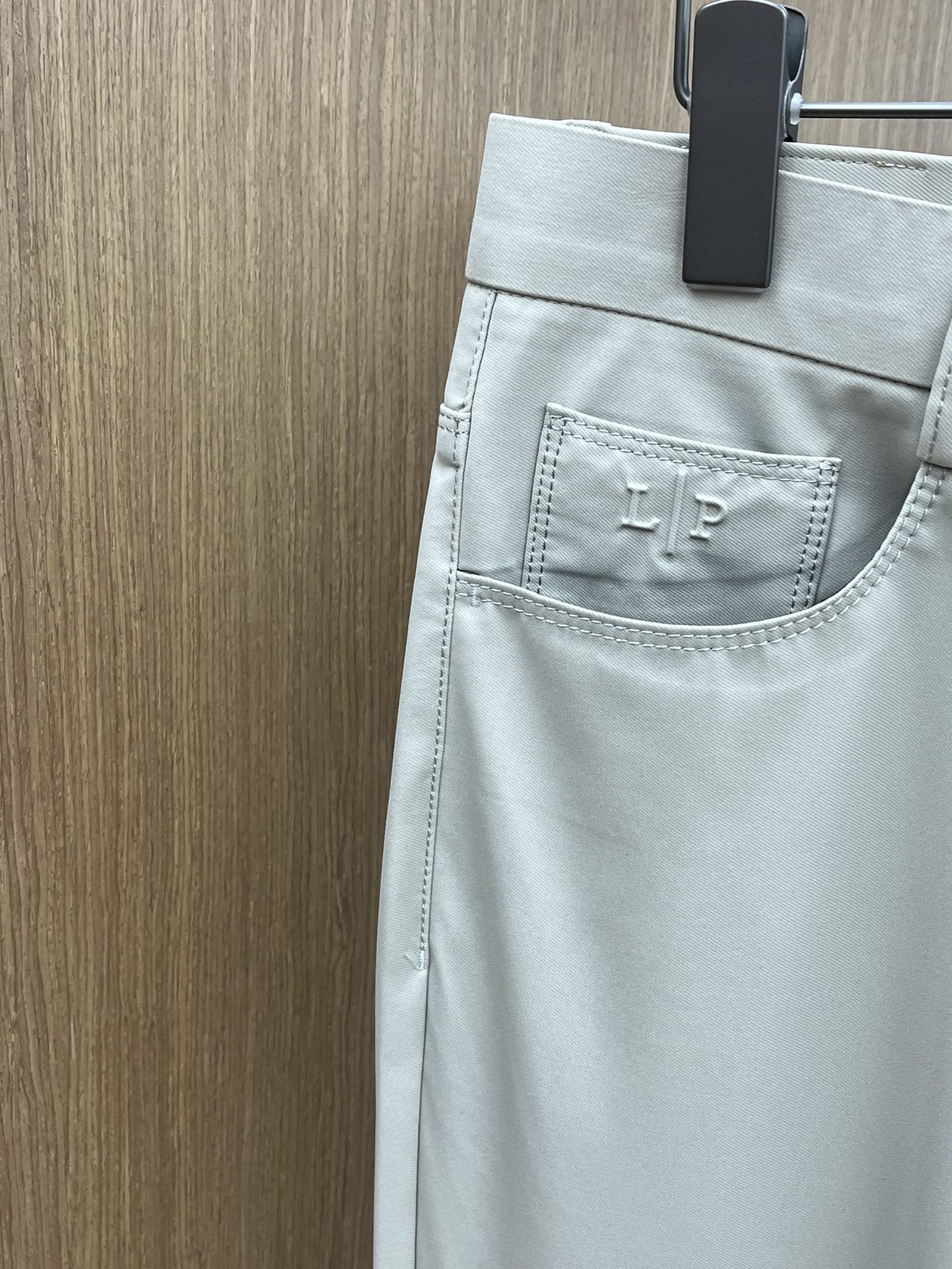  lP🆕🔥🔥高端定制、2025早春薄款最新款休闲裤 柜台同步发售 小脚版型，进口固色面料 原版定制复刻 