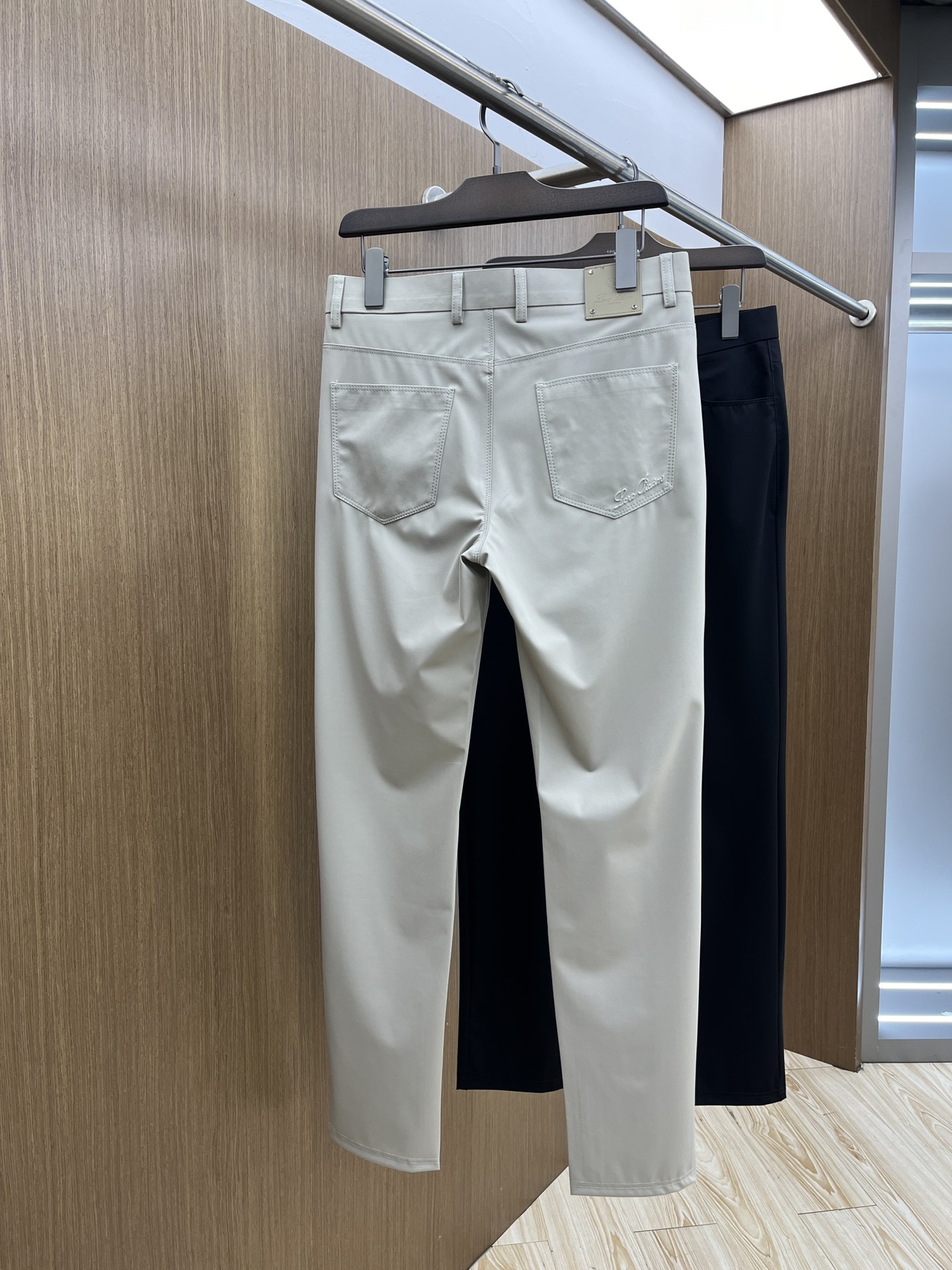  lP🆕🔥🔥高端定制、2025早春薄款最新款休闲裤 柜台同步发售 小脚版型，进口固色面料 原版定制复刻 