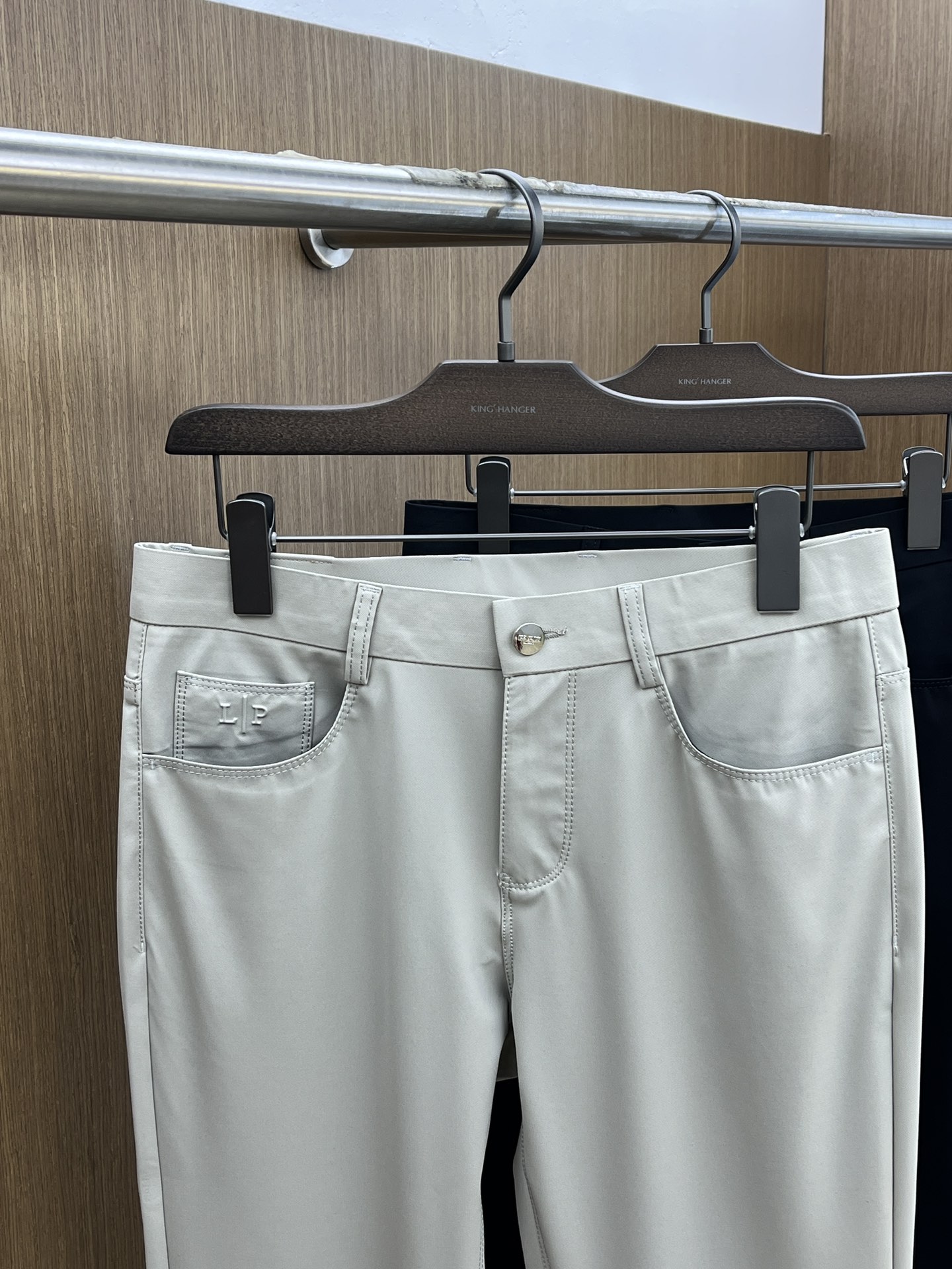  lP🆕🔥🔥高端定制、2025早春薄款最新款休闲裤 柜台同步发售 小脚版型，进口固色面料 原版定制复刻 