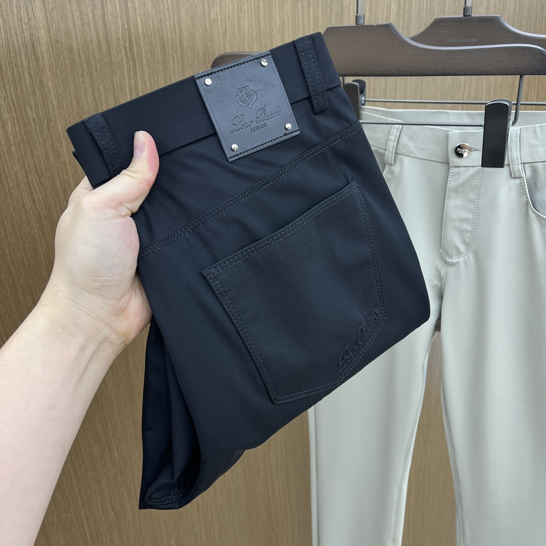 NO:414447,LP high-end customization, 2025 early spring thin latest casual pants, simultaneous sale of counters, small foot style, imported color fixing fabric, original custom reproduction, customer-supplied hardware and auxiliary materials, original quality, heavy industry washing, fine workmanship and excellent upper body!  Preferred single product fh12 original single product, number 29-38, 35 without 37, loro piana, alexander wang19860909LP高端定制、2025早春薄款最新款休闲裤 柜台同步发售 小脚版型,进口固色面料 原版定制复刻 客供五金辅料 原单品质 重工洗水 做工走线精细 上身绝佳！优选单品 fh12原单出品 码数29-38有35无37,,loro piana,alexander wang,Men's clothing