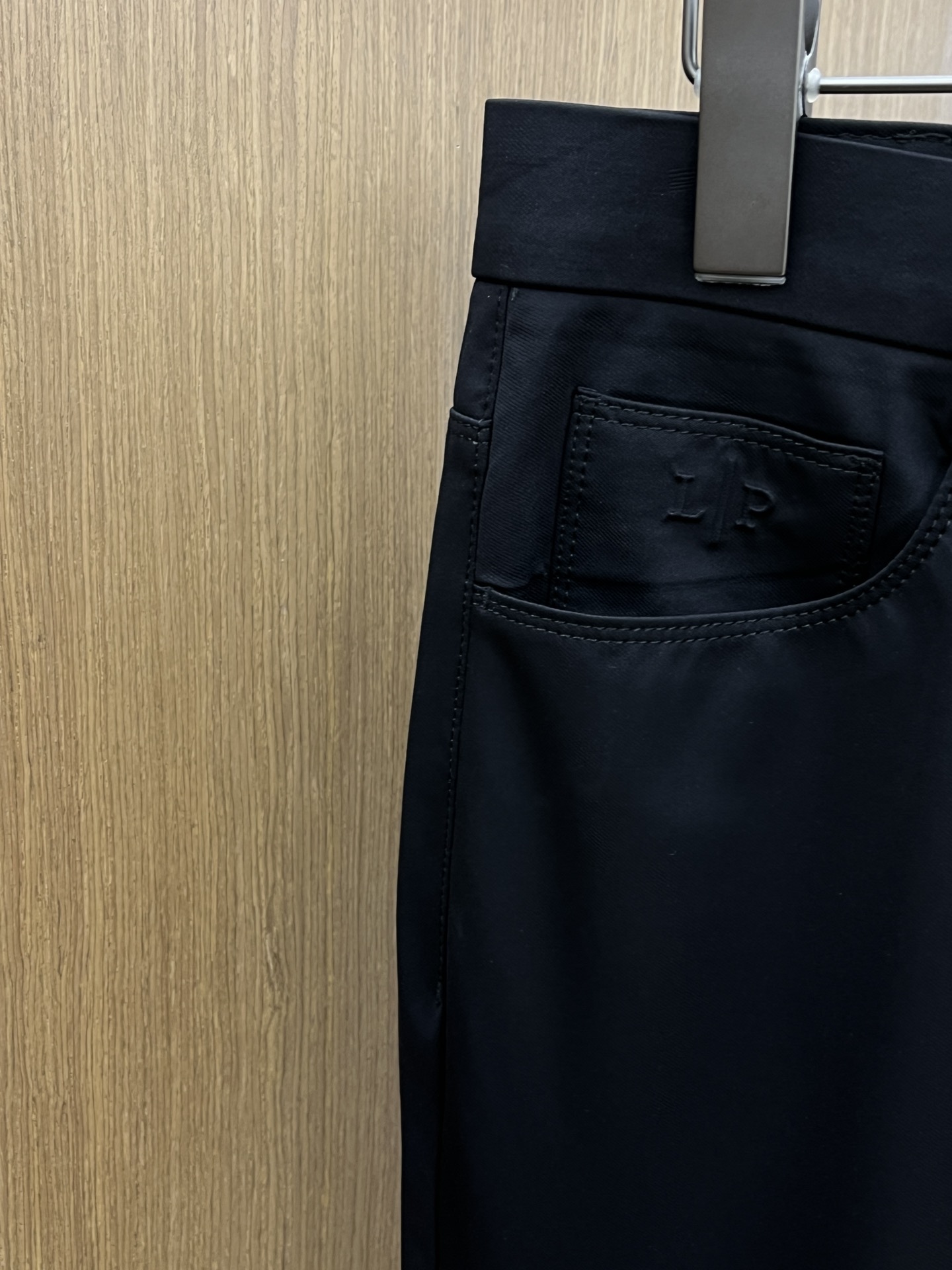  lP🆕🔥🔥高端定制、2025早春薄款最新款休闲裤 柜台同步发售 小脚版型，进口固色面料 原版定制复刻 