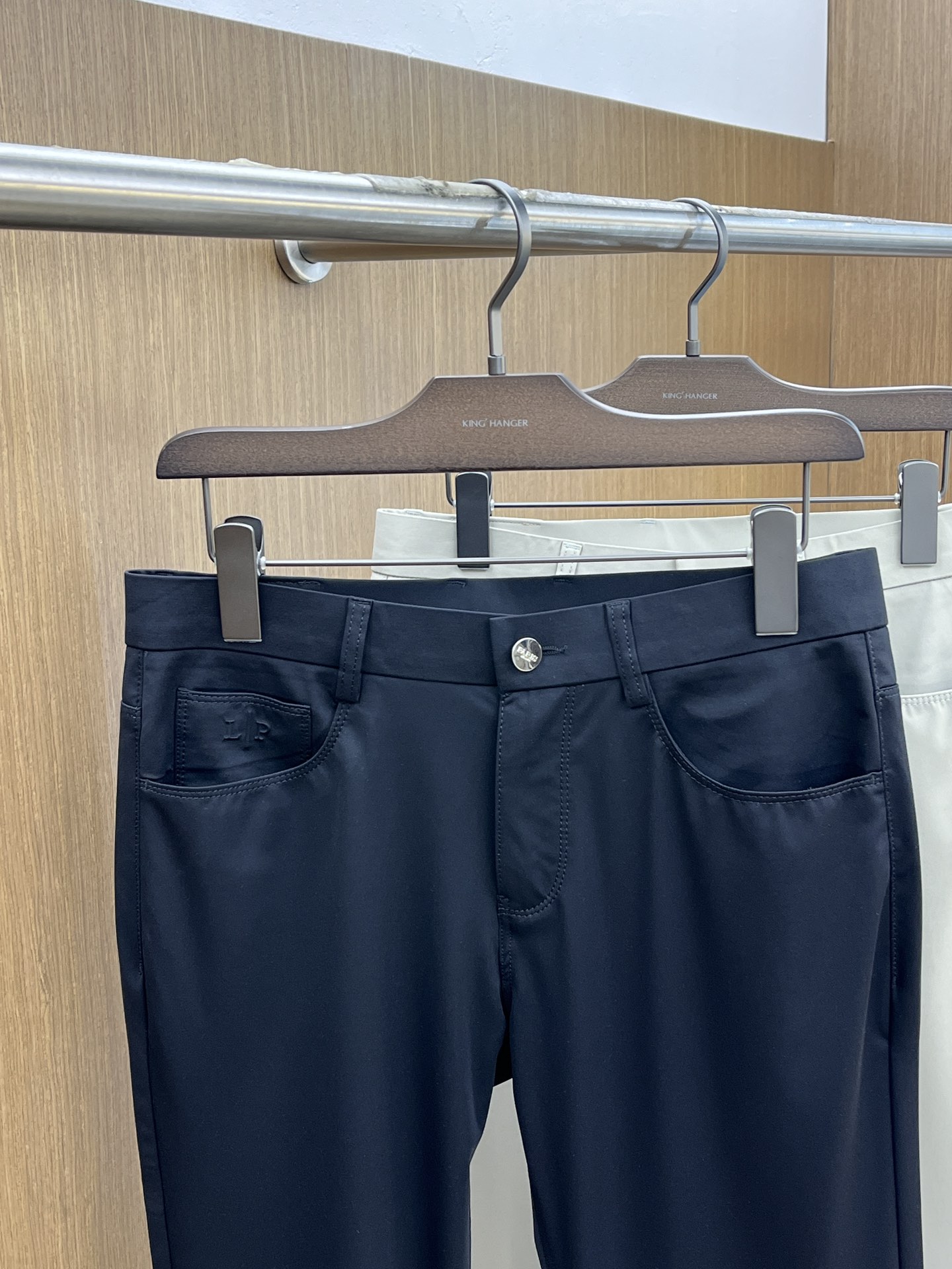  lP🆕🔥🔥高端定制、2025早春薄款最新款休闲裤 柜台同步发售 小脚版型，进口固色面料 原版定制复刻 