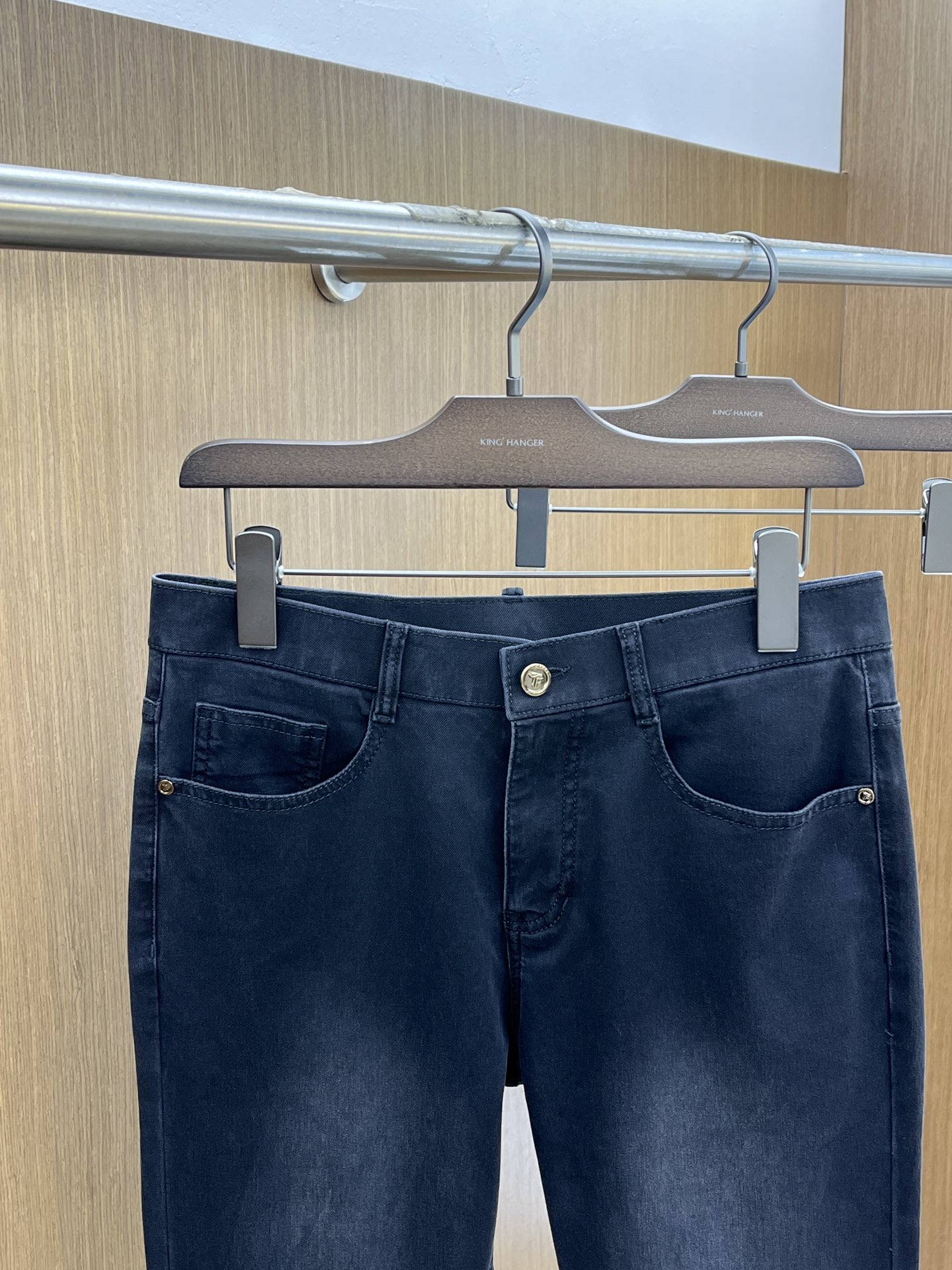  TF🔥🔥高端定制、2025早春薄款最新款休闲牛仔裤 柜台同步发售 小脚版型，进口固色面料 原版定制复刻