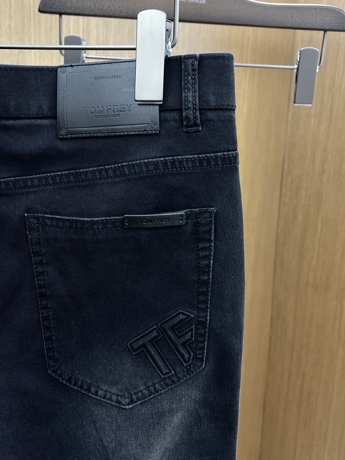  TF🔥🔥高端定制、2025早春薄款最新款休闲牛仔裤 柜台同步发售 小脚版型，进口固色面料 原版定制复刻