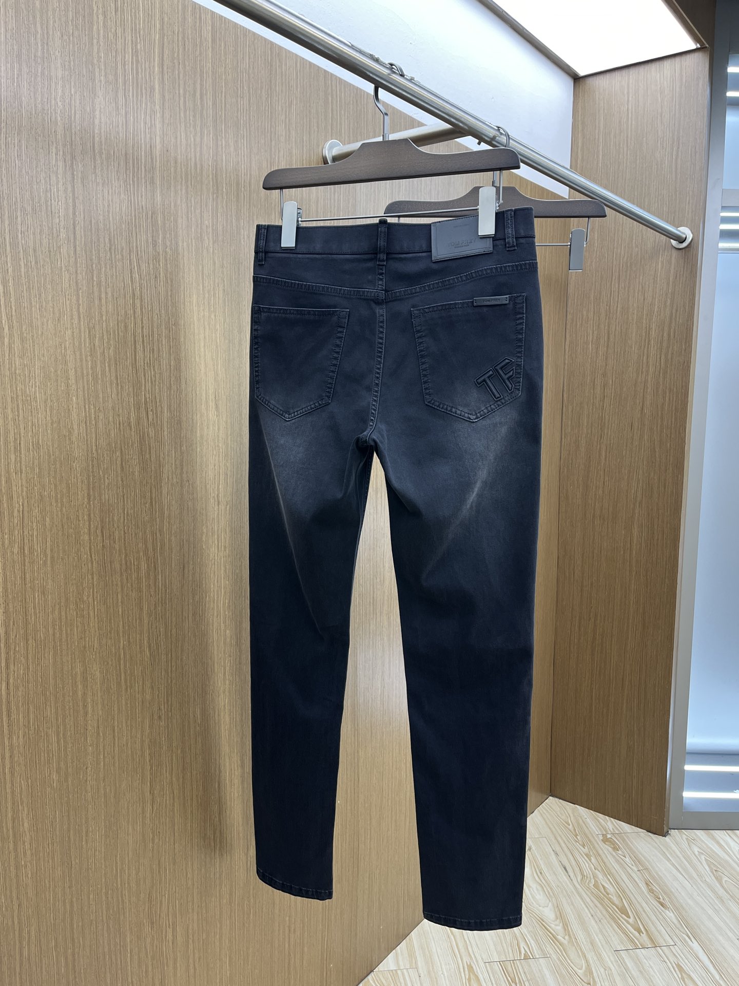  TF🔥🔥高端定制、2025早春薄款最新款休闲牛仔裤 柜台同步发售 小脚版型，进口固色面料 原版定制复刻