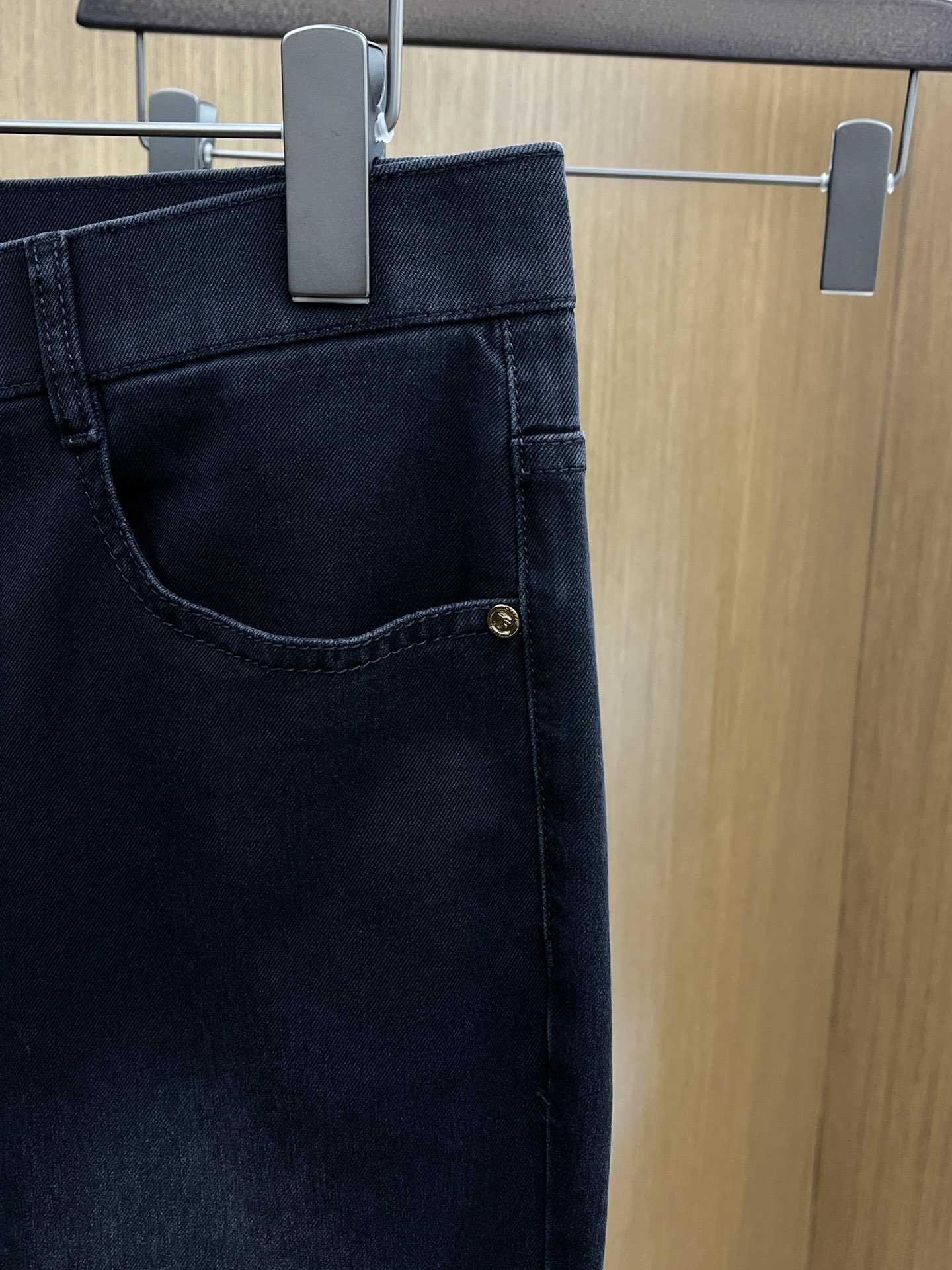  TF🔥🔥高端定制、2025早春薄款最新款休闲牛仔裤 柜台同步发售 小脚版型，进口固色面料 原版定制复刻