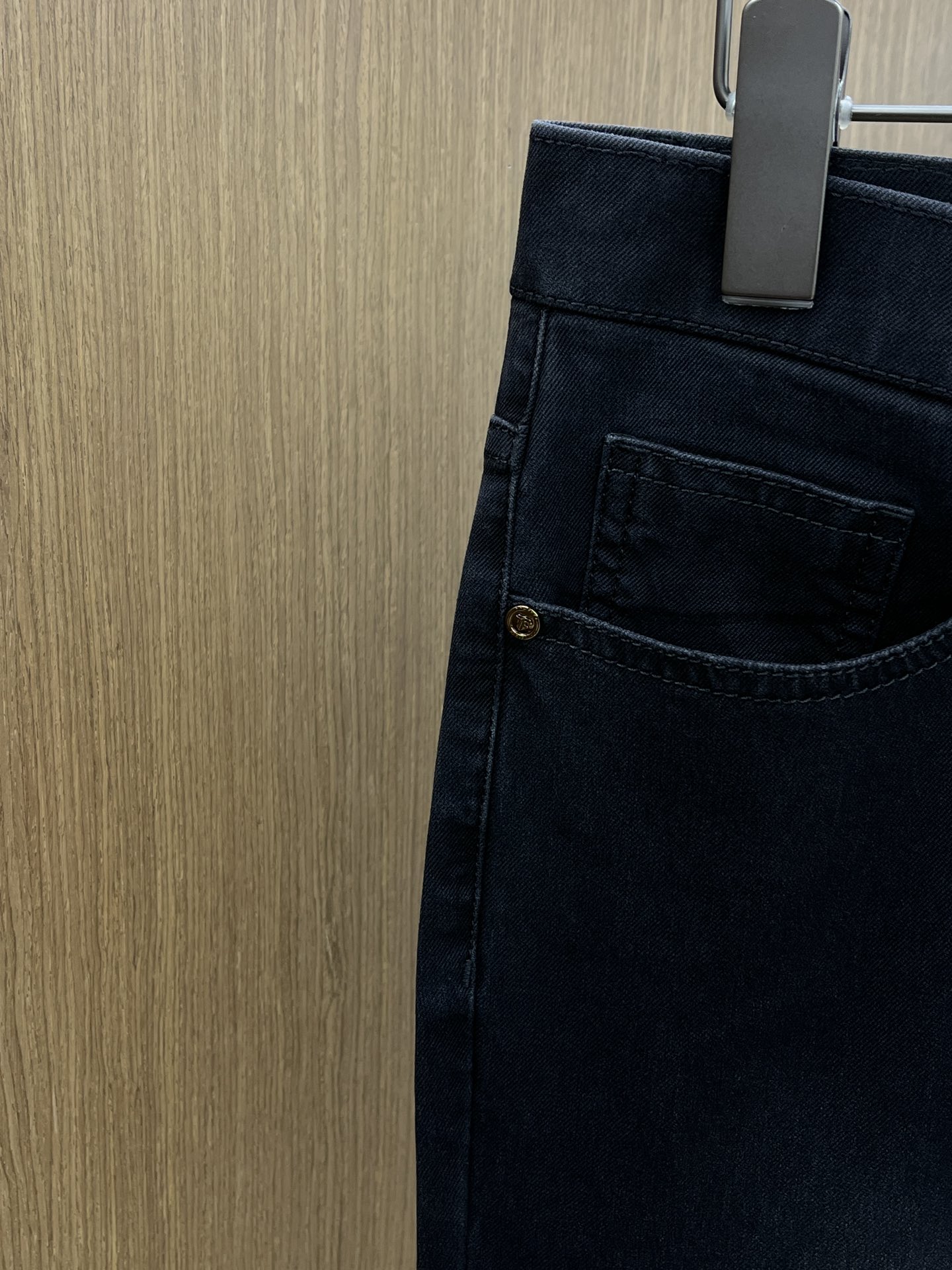  TF🔥🔥高端定制、2025早春薄款最新款休闲牛仔裤 柜台同步发售 小脚版型，进口固色面料 原版定制复刻