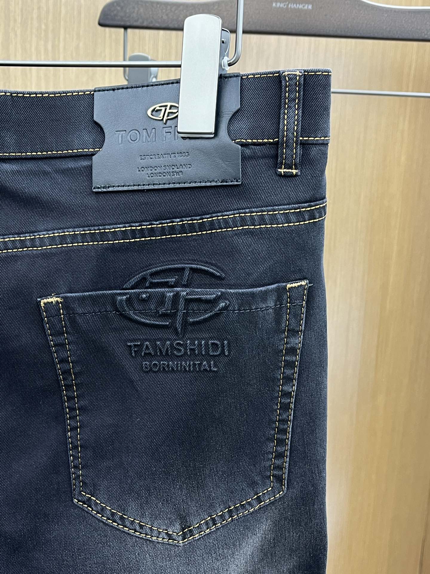  TF🔥🔥高端定制、2025早春薄款最新款休闲牛仔裤 柜台同步发售 小脚版型，进口固色面料 原版定制复刻