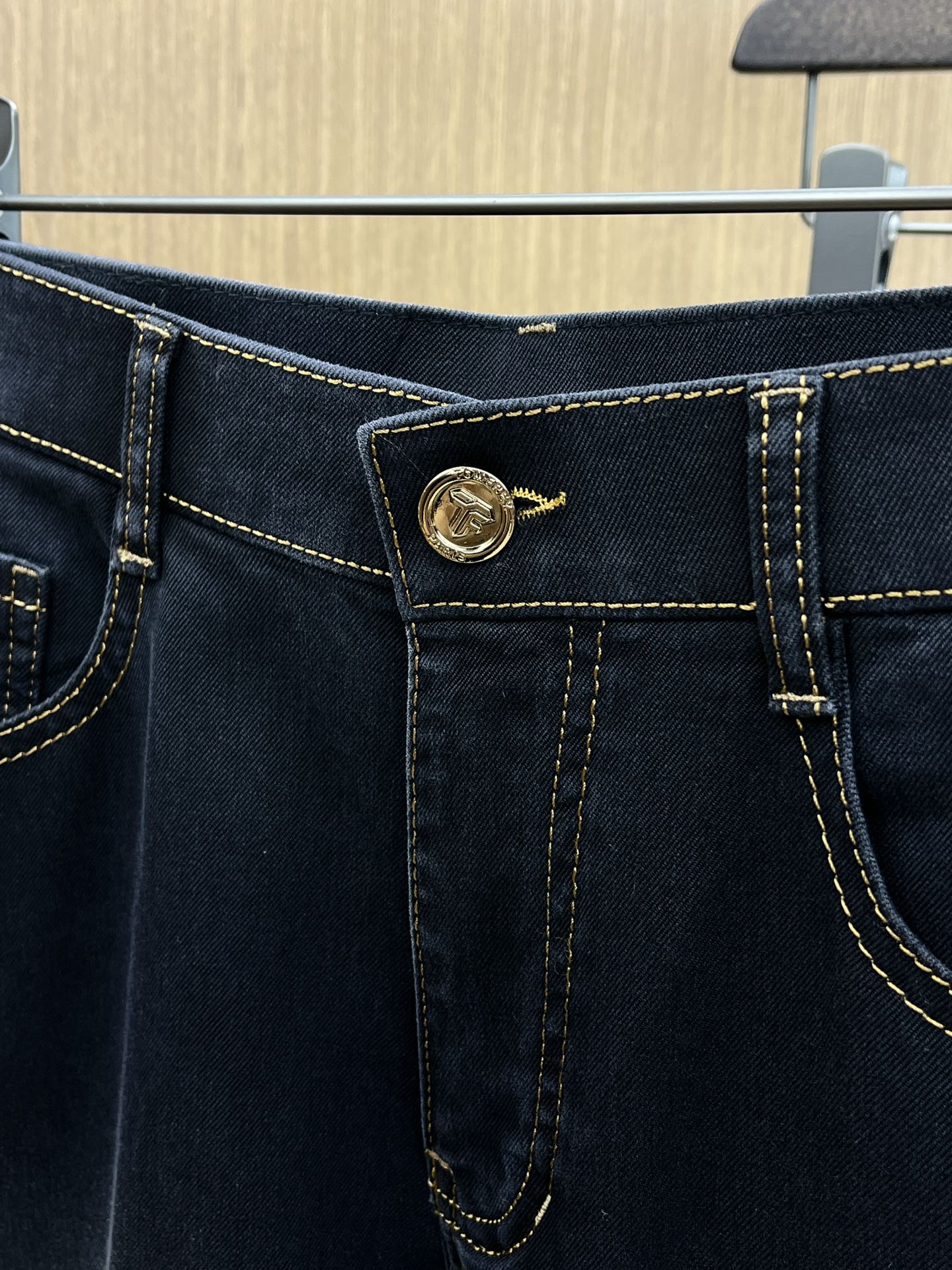  TF🔥🔥高端定制、2025早春薄款最新款休闲牛仔裤 柜台同步发售 小脚版型，进口固色面料 原版定制复刻