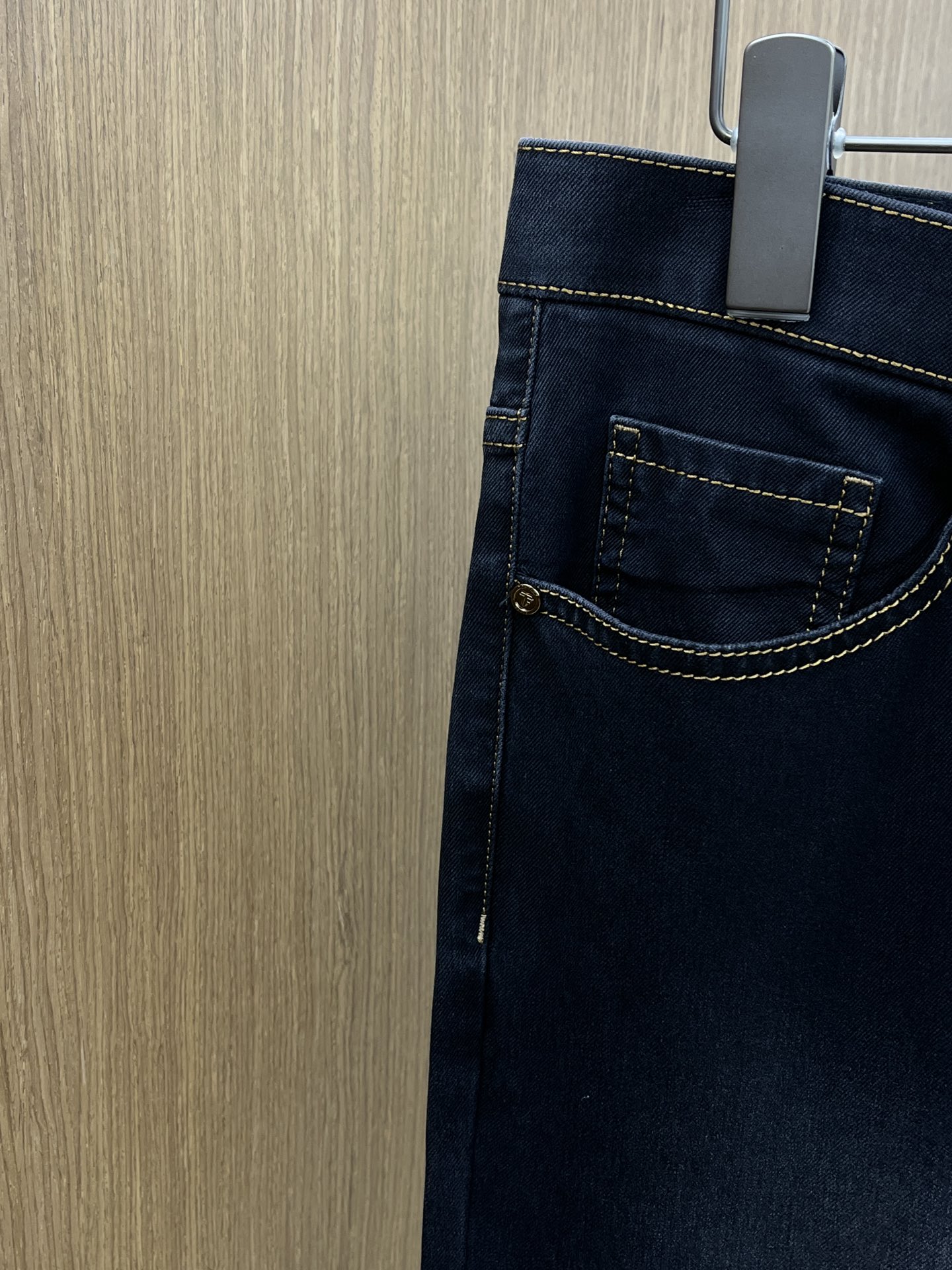  TF🔥🔥高端定制、2025早春薄款最新款休闲牛仔裤 柜台同步发售 小脚版型，进口固色面料 原版定制复刻