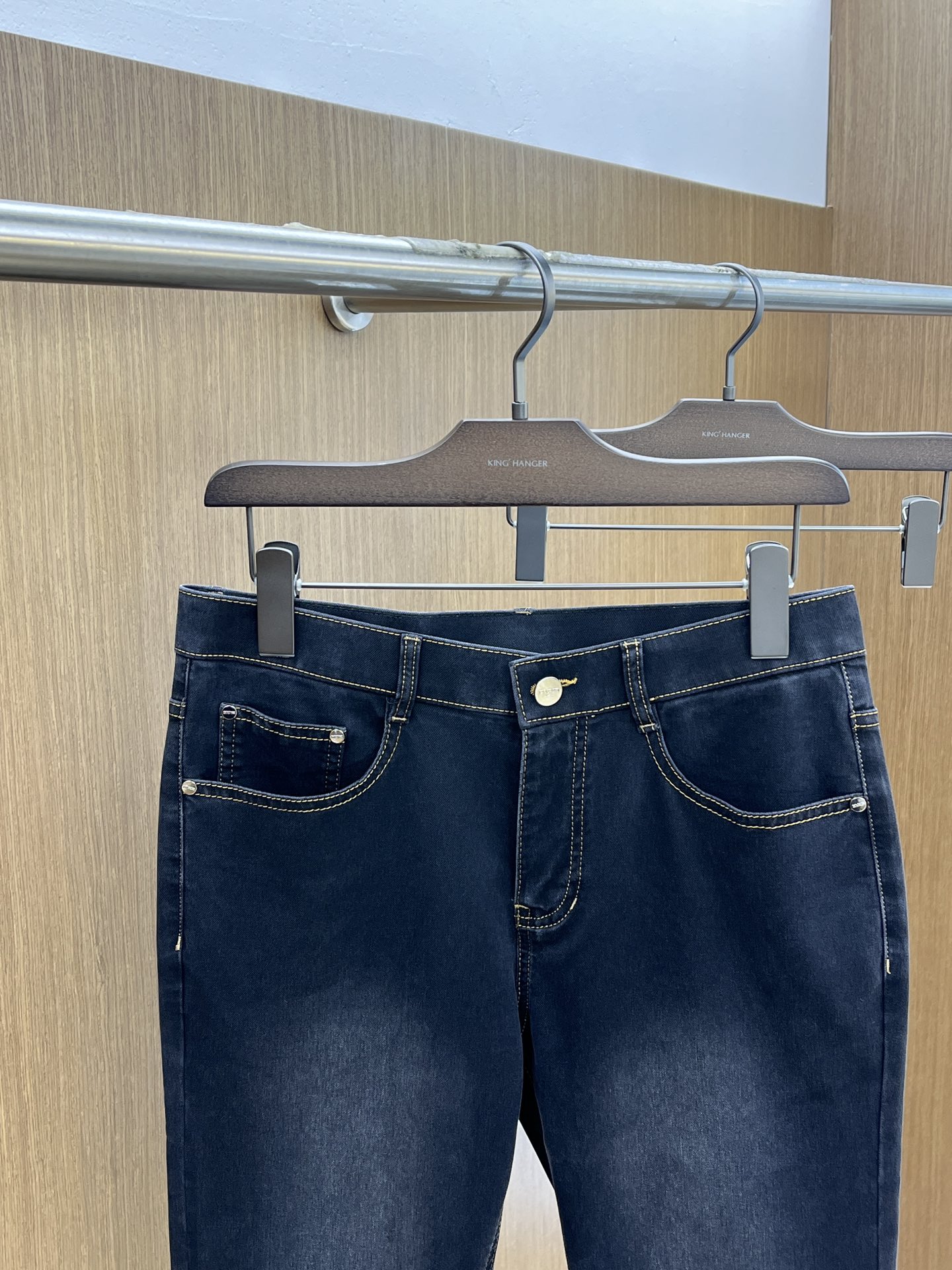  CD🔥🔥高端定制、2025早春薄款最新款休闲牛仔裤 柜台同步发售 小脚版型，进口固色面料 原版定制复刻