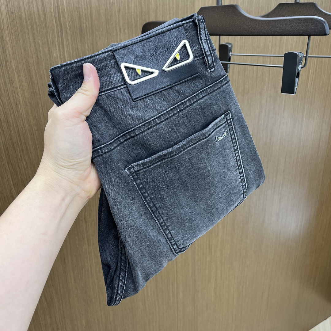 NO:127521,New FD high-end customization 2025Ss early spring new original single hot jeans super customization original hardware super heavy industry craftsmanship excellent style, impeccable details!  The style is not picky, it is very high-end, and the good products are not waiting for everyone. If you like it, hurry up and start fjh Size: 28-38 If you don’t have 37 orders, please report your waistline, jeans, alexander wang19860909新款 FD 高端定制 2025Ss早春新款原单爆款牛仔裤 超级定制款 原版五金 超级重工工艺 版型超赞,细节做工无可挑剔！款式不挑人,特别高档,好货不等人,看中赶紧下手fjh 尺码:28-38 无37下单请报腰围,,jeans,alexander wang,Men's clothing