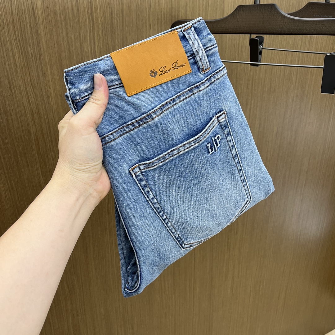 NO:421502,New model LP high-end custom quality 25SS spring and summer latest original single jeans available at the counter, original customized reproduction, customer-supplied hardware and accessories, original single quality, imported denim fabric heavy-duty washing, fine workmanship and fine line, excellent upper body, preferred single product A60 SIZE:30-38 No 35 37,,loro piana,jeans,alexander wang19860909新款 LP高端定制品质 25SS春夏最新款原单牛仔裤 柜台同步发售 原版定制复刻 客供五金辅料 原单品质 进口牛仔面料重工洗水 做工走线精细 上身绝佳,优选单品A60 SIZE:30-38无35 37,,loro piana,jeans,alexander wang,Men's clothing