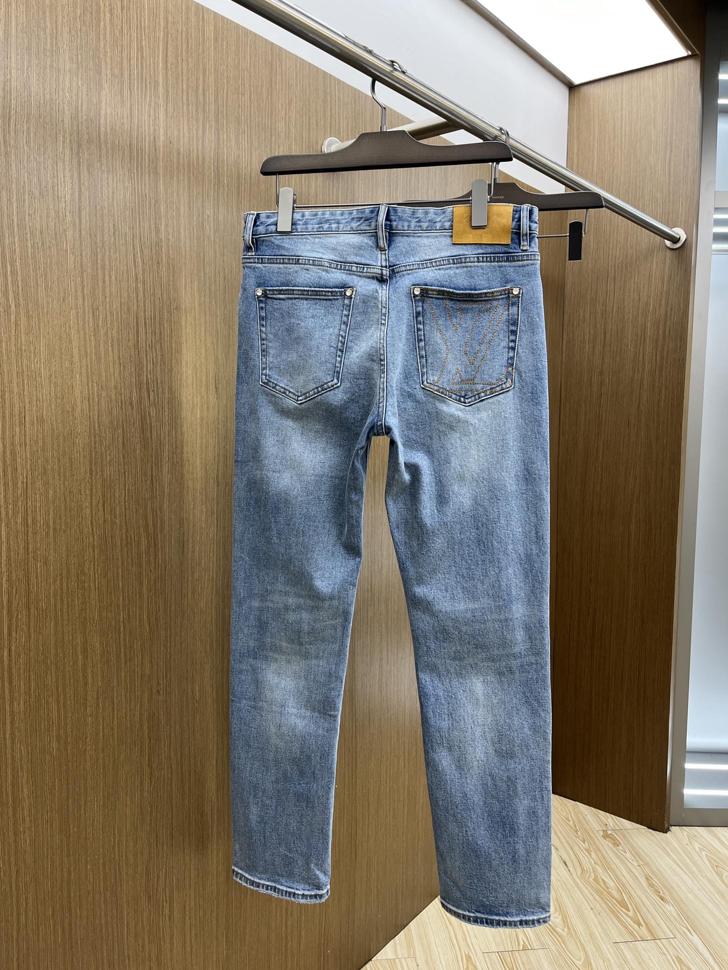 新款  LV 🔥🔥高端定制品质 25SS春夏最新款原单牛仔裤 柜台同步发售 原版定制复刻 客供五金辅料 