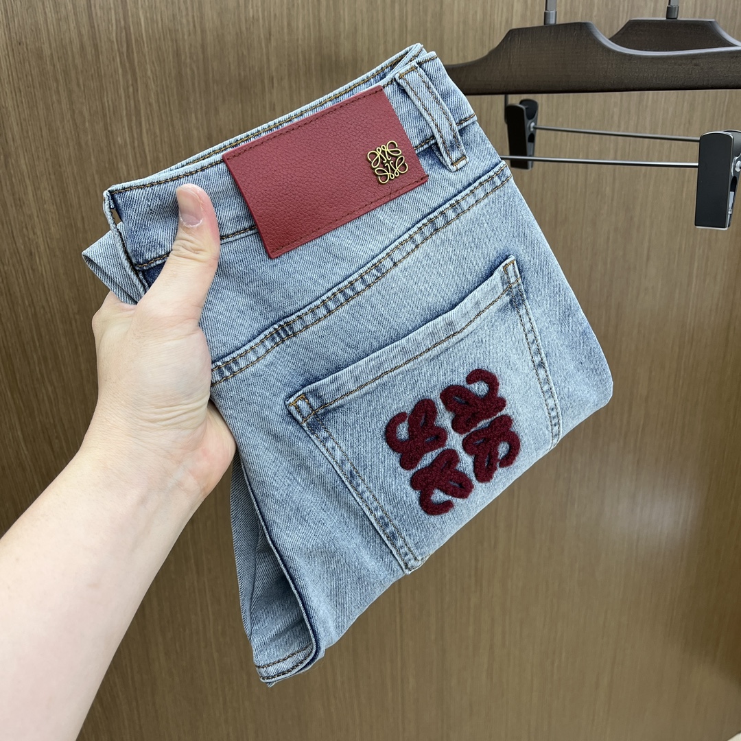 NO:134007,New Loe 0 Spring and Summer New Men's Casual Jeans, Top Quality!  Channel orders are sold simultaneously on the official website!  !  Original customized denim cotton material!  Suitable for casual/formal outfits ~ the best for daily commuting!  !  Fad size 29-36 (not 35), loewe, jeans, alexander wang19860909新款 Loe 0春夏新款男士休闲牛仔裤,顶级品质！渠道订单,官网同步出售！！原厂订制牛仔全棉材质！适合休闲/正装各种搭配～日常通勤的极品！！fad尺码29-36(没35),,loewe,jeans,alexander wang,Men's clothing