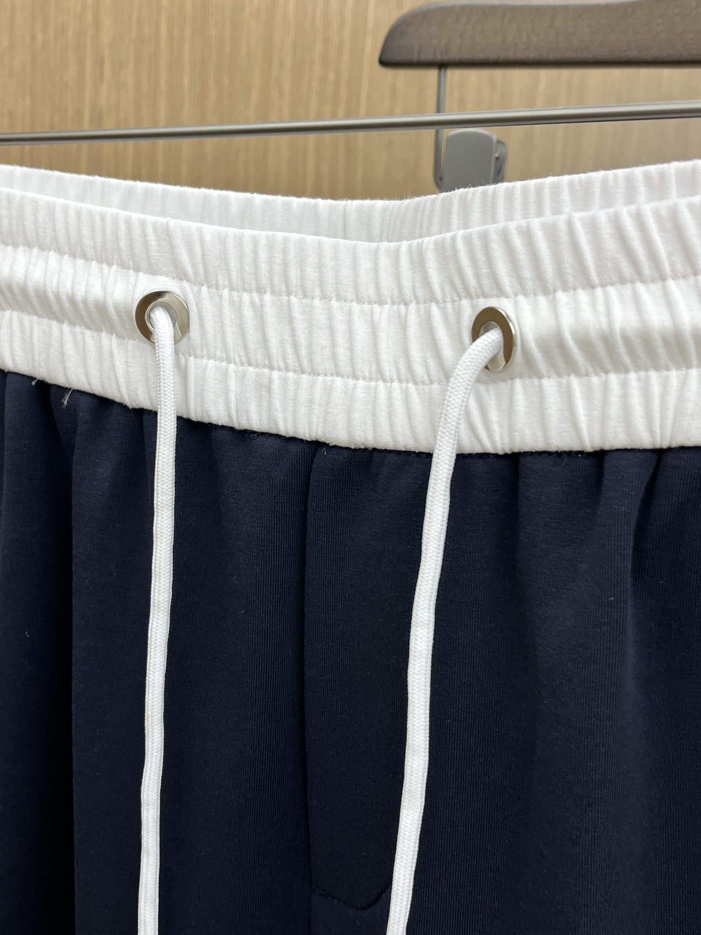 Miu Miu Slim-Fit Casual Pants: High-End Custom Design, Spring Collection 4 i1741810546 1370 5