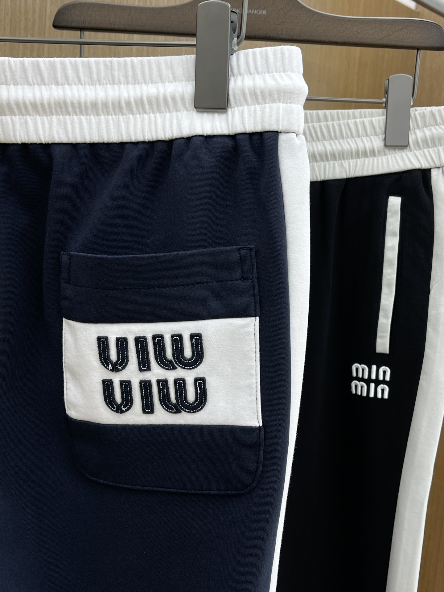 Miu Miu Slim-Fit Casual Pants: High-End Custom Design, Spring Collection 10 i1741810546 6573 7