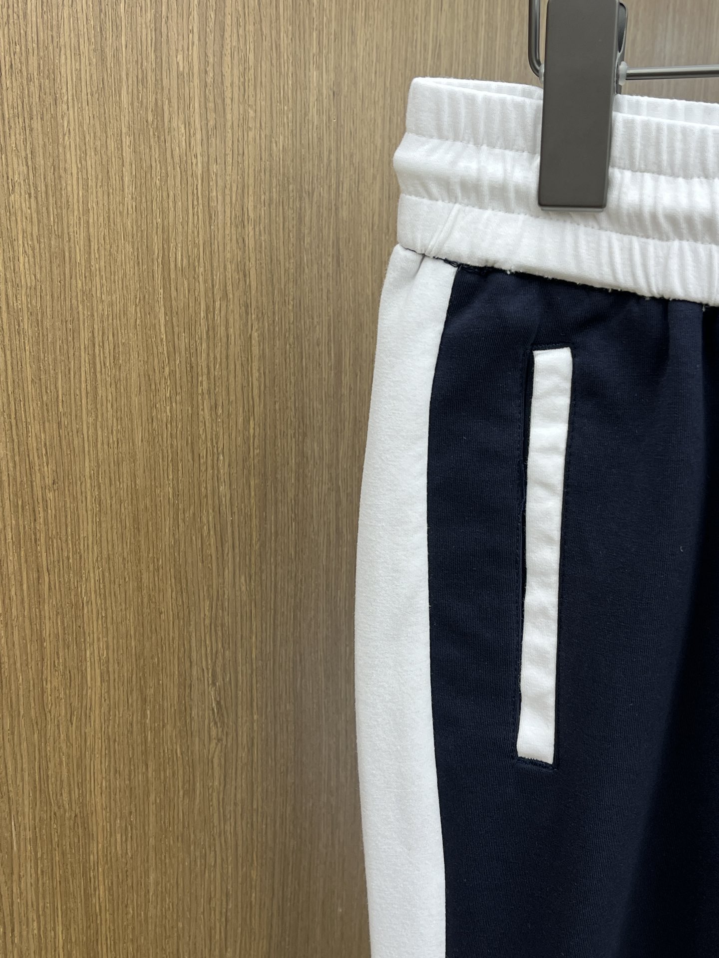 Miu Miu Slim-Fit Casual Pants: High-End Custom Design, Spring Collection 5 i1741810546 7755 3
