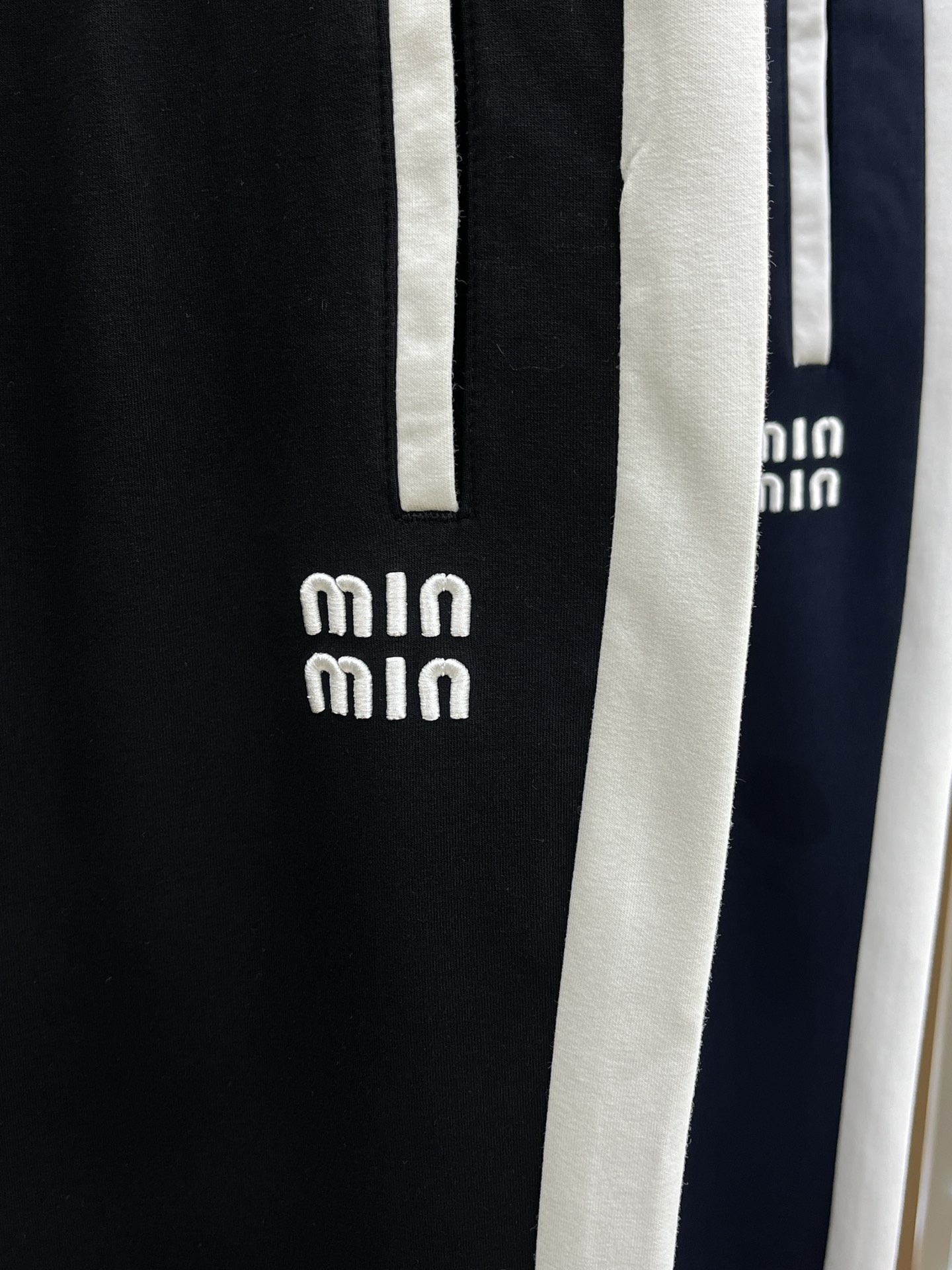 Miu Miu Slim-Fit Casual Pants - High-End Custom Design, Spring Lightweight Style 7 i1741810568 7120 4