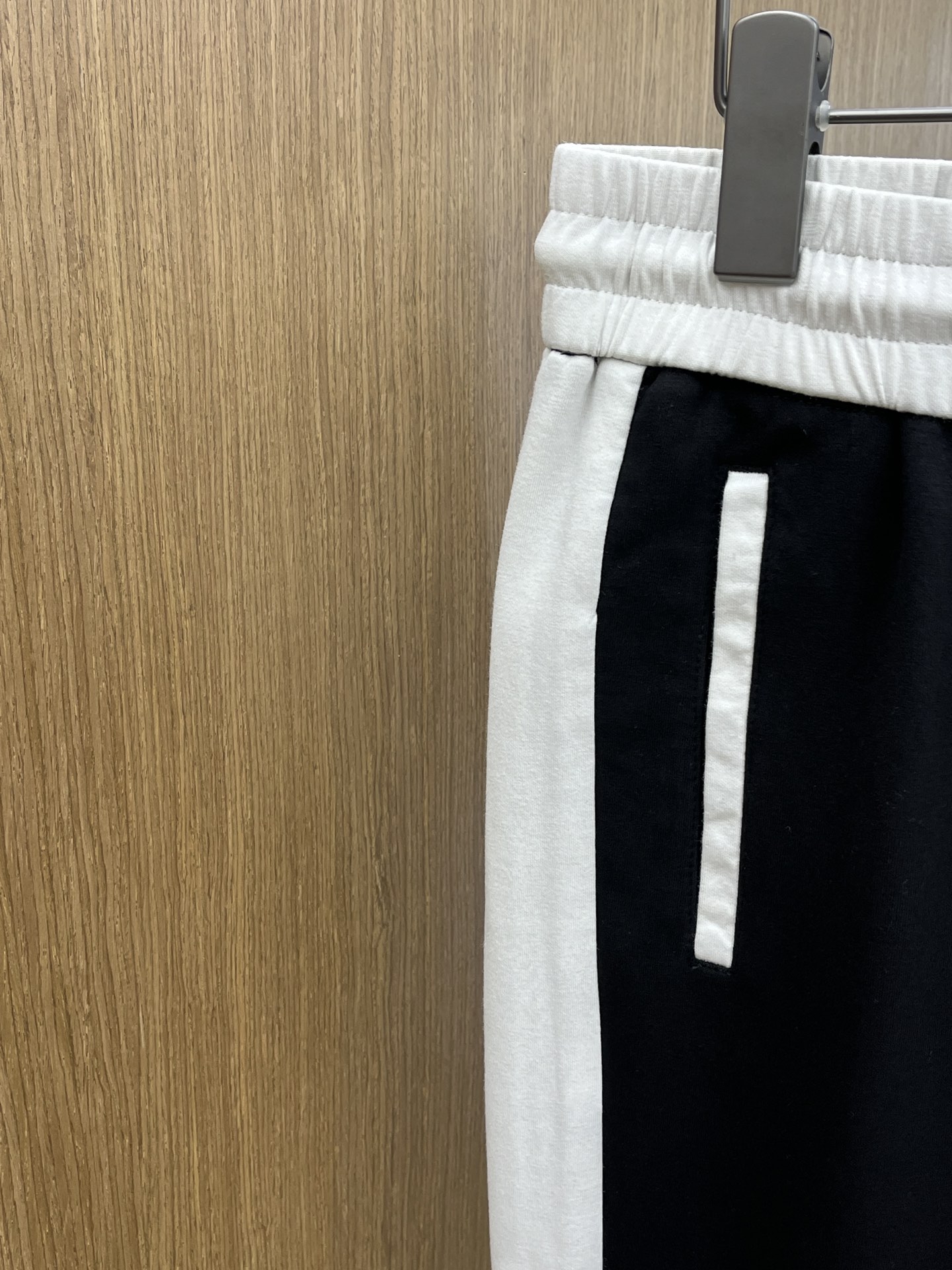 Miu Miu Slim-Fit Casual Pants - High-End Custom Design, Spring Lightweight Style 5 i1741810568 8324 2