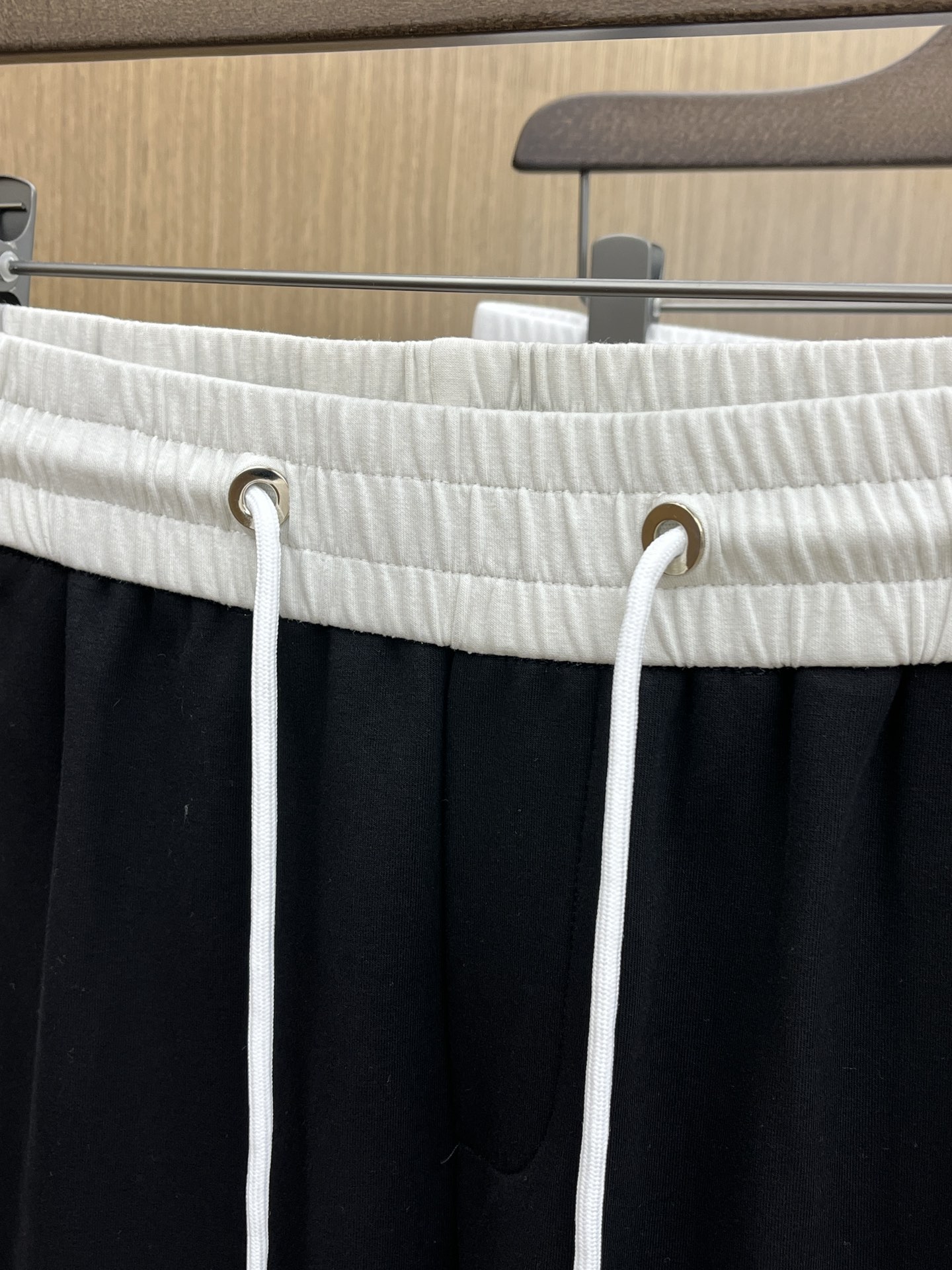 Miu Miu Slim-Fit Casual Pants - High-End Custom Design, Spring Lightweight Style 4 i1741810569 5308 8