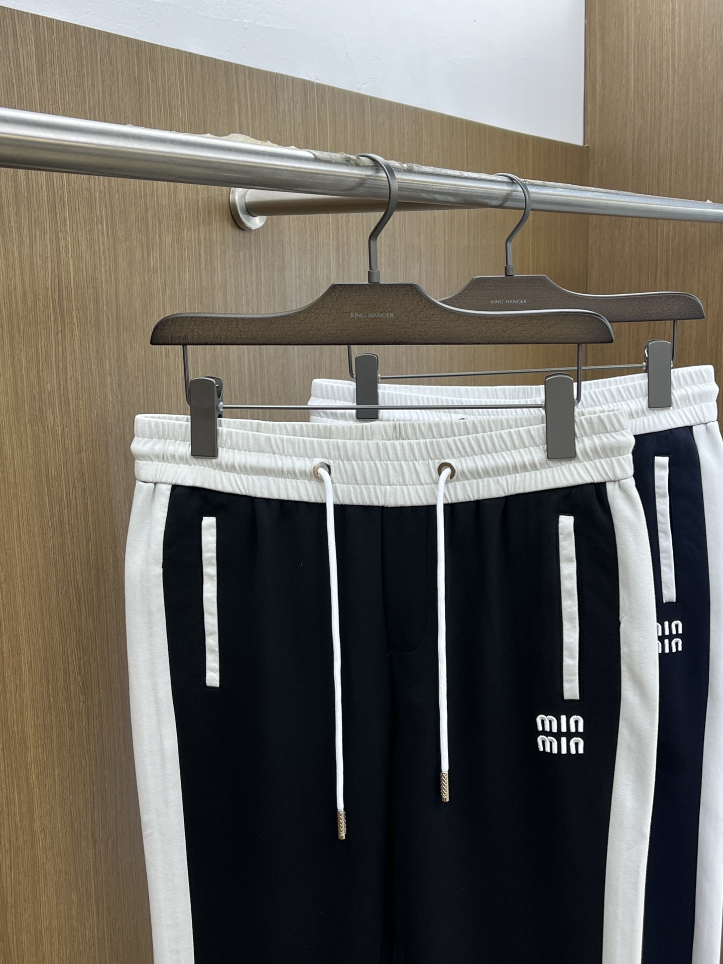 Miu Miu Slim-Fit Casual Pants - High-End Custom Design, Spring Lightweight Style 3 i1741810569 9450 5