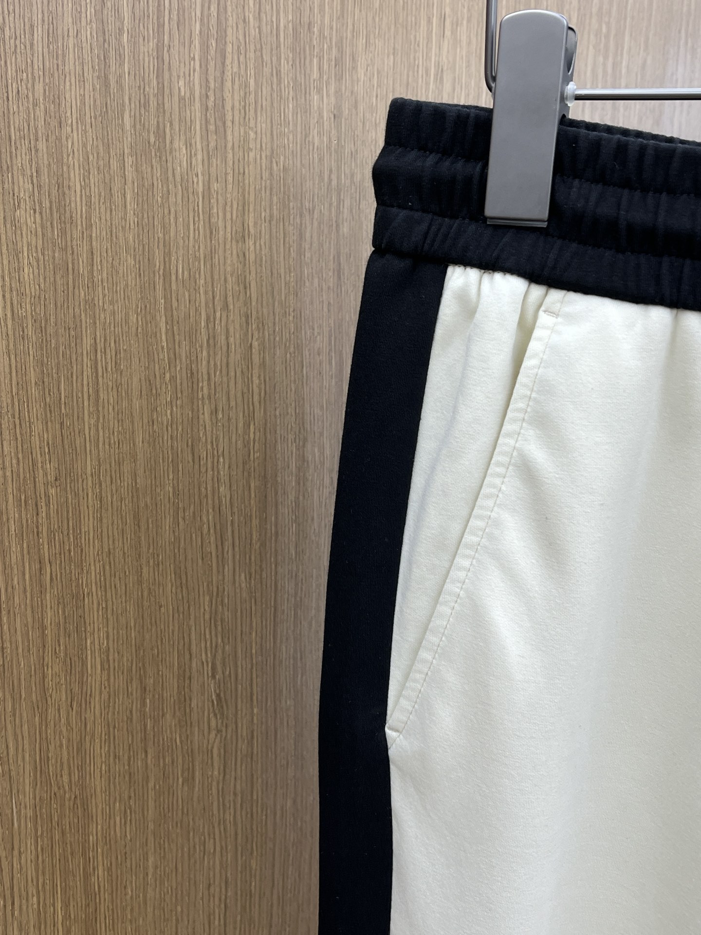  Mon 🔥🔥高端定制、2025早春薄款最新款休闲裤 柜台同步发售 小脚版型，进口固色面料 原版定制复刻