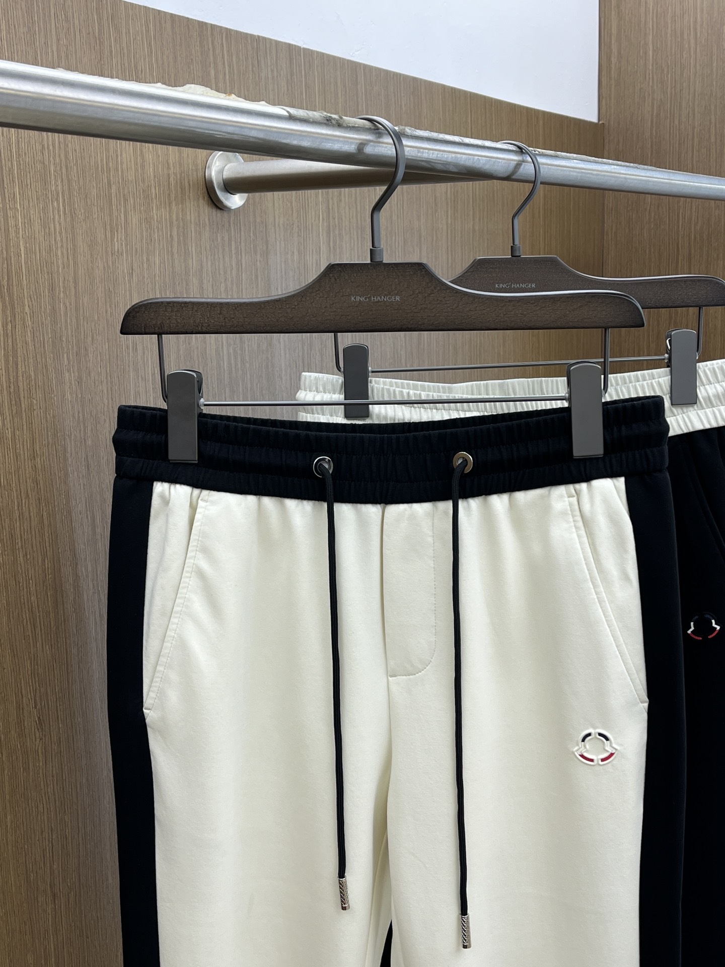  Mon 🔥🔥高端定制、2025早春薄款最新款休闲裤 柜台同步发售 小脚版型，进口固色面料 原版定制复刻