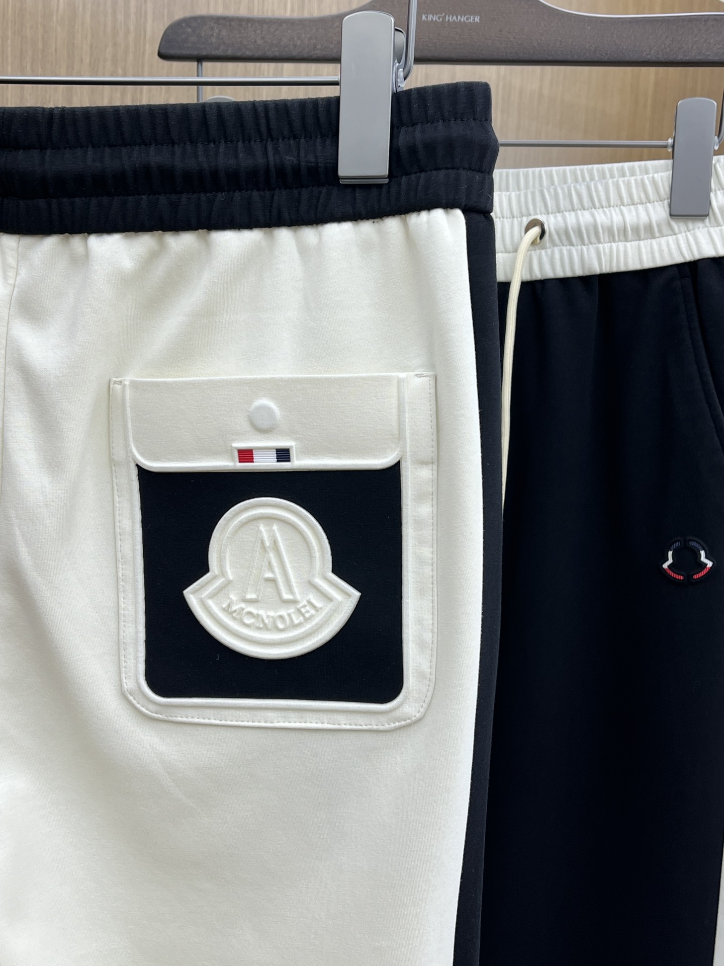  Mon 🔥🔥高端定制、2025早春薄款最新款休闲裤 柜台同步发售 小脚版型，进口固色面料 原版定制复刻