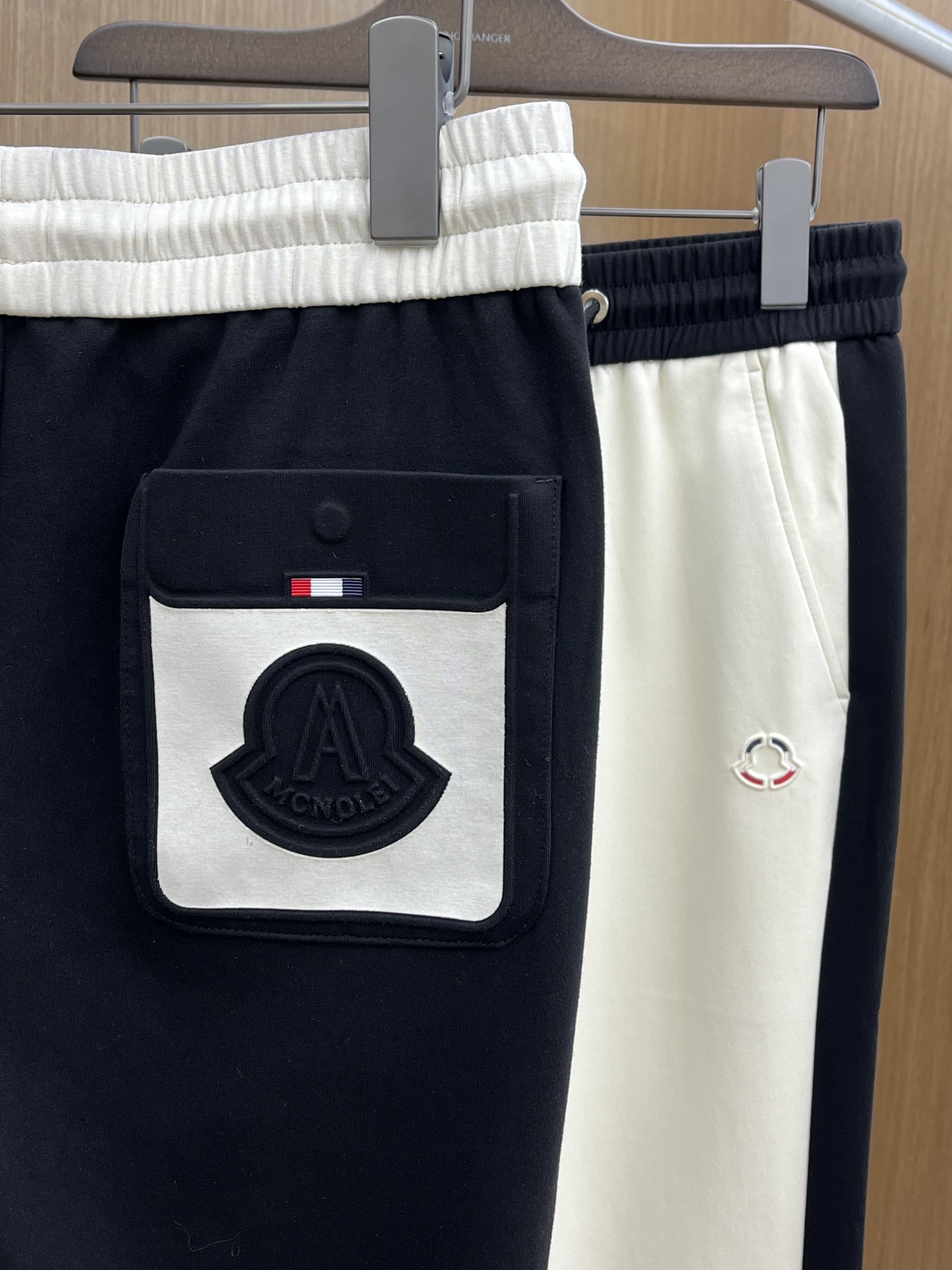  Mon 🔥🔥高端定制、2025早春薄款最新款休闲裤 柜台同步发售 小脚版型，进口固色面料 原版定制复刻