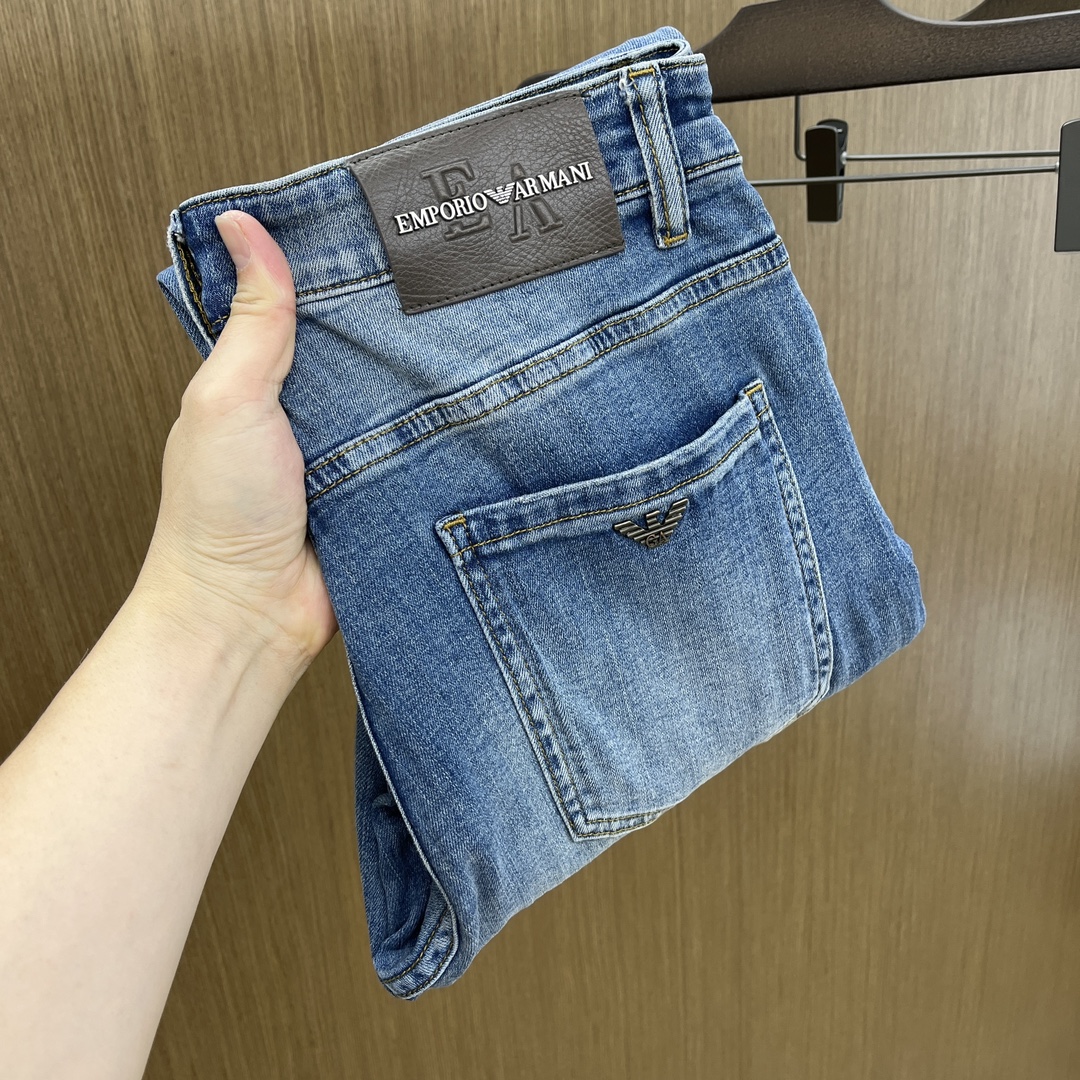 NO:143856,New AJ high-end customization, 25ss spring and summer latest original jeans are released simultaneously on the counter. Original customization replica. Customer-supplied hardware and accessories. Original quality. Imported denim fabric heavy-working washing. Fine workmanship and excellent upper body!  Preferred single product FC SIZE:29-36 The next day, jeans,alexander wang19860909新款 AJ 高端定制、25ss春夏最新款原牛仔裤 柜台同步发售 原版定制复刻 客供五金辅料 原单品质 进口牛仔面料重工洗水 做工走线精细 上身绝佳！优选单品FC SIZE:29-36 隔天,,jeans,alexander wang,Men's clothing