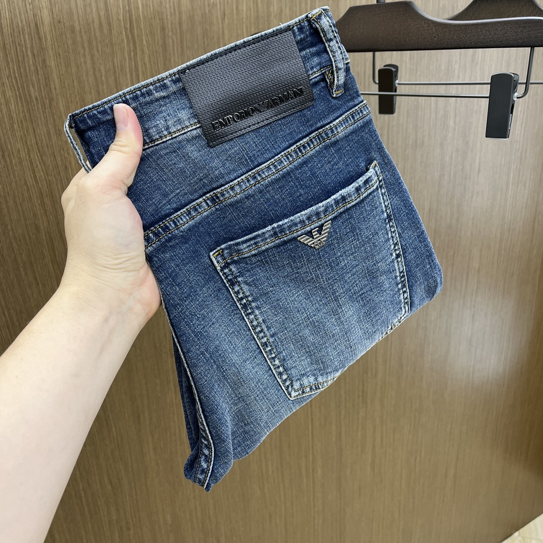 NO:143866,New AJ high-end customization, 25ss spring and summer latest original jeans are released simultaneously on the counter. Original custom reproduction. Customer-supplied hardware and accessories. Original quality. Imported denim fabric heavy-working washing. Fine workmanship and excellent upper body!  Preferred single product FC SIZE:29-36 The next day, jeans,alexander wang19860909新款 AJ高端定制、25ss春夏最新款原牛仔裤 柜台同步发售 原版定制复刻 客供五金辅料 原单品质 进口牛仔面料重工洗水 做工走线精细 上身绝佳！优选单品FC SIZE:29-36 隔天,,jeans,alexander wang,Men's clothing