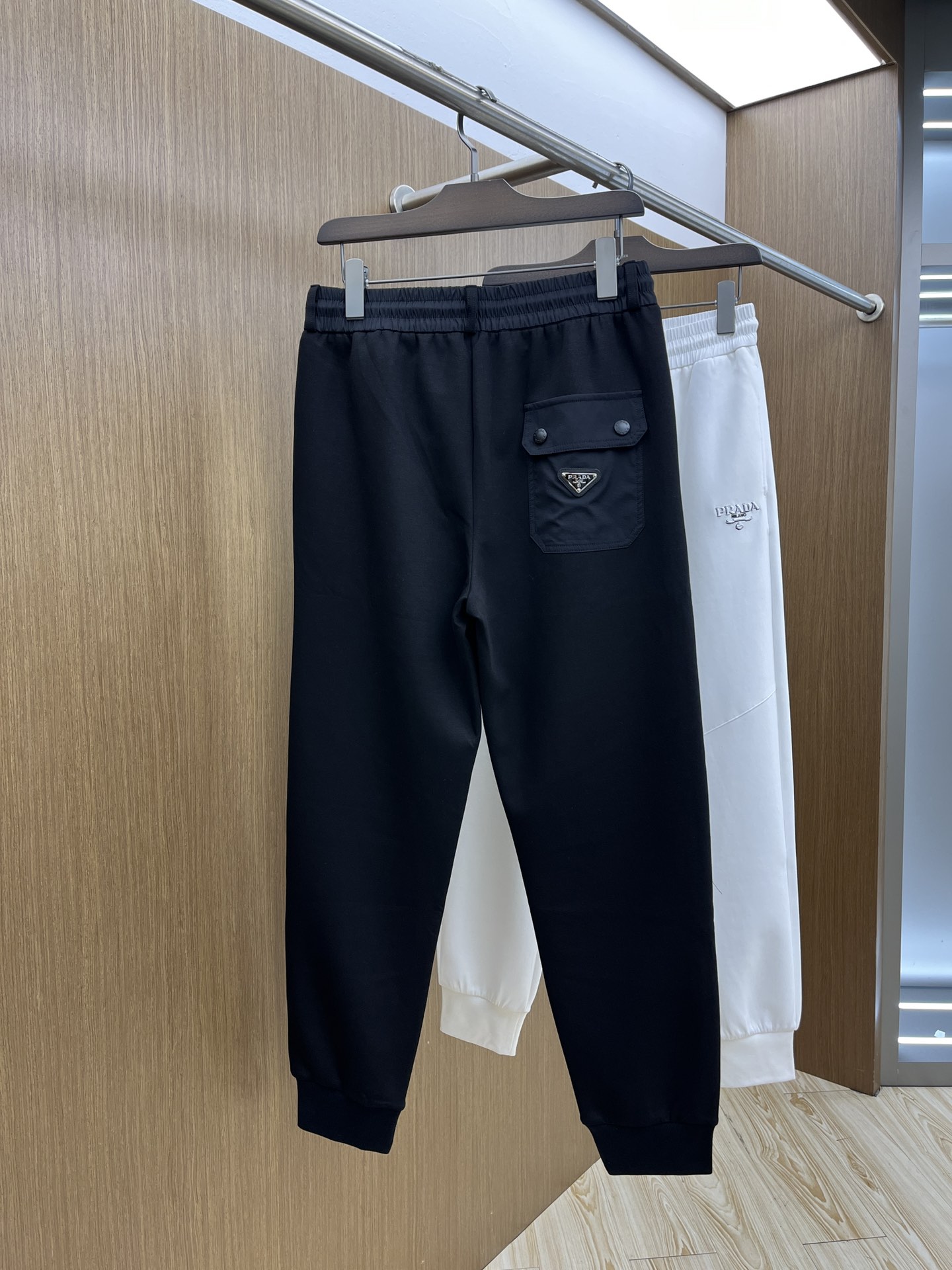 Men's Casual Sweatpants with Brand Logo, Soft Fabric, and Comfortable Fit 9 i1742151396 6532 0