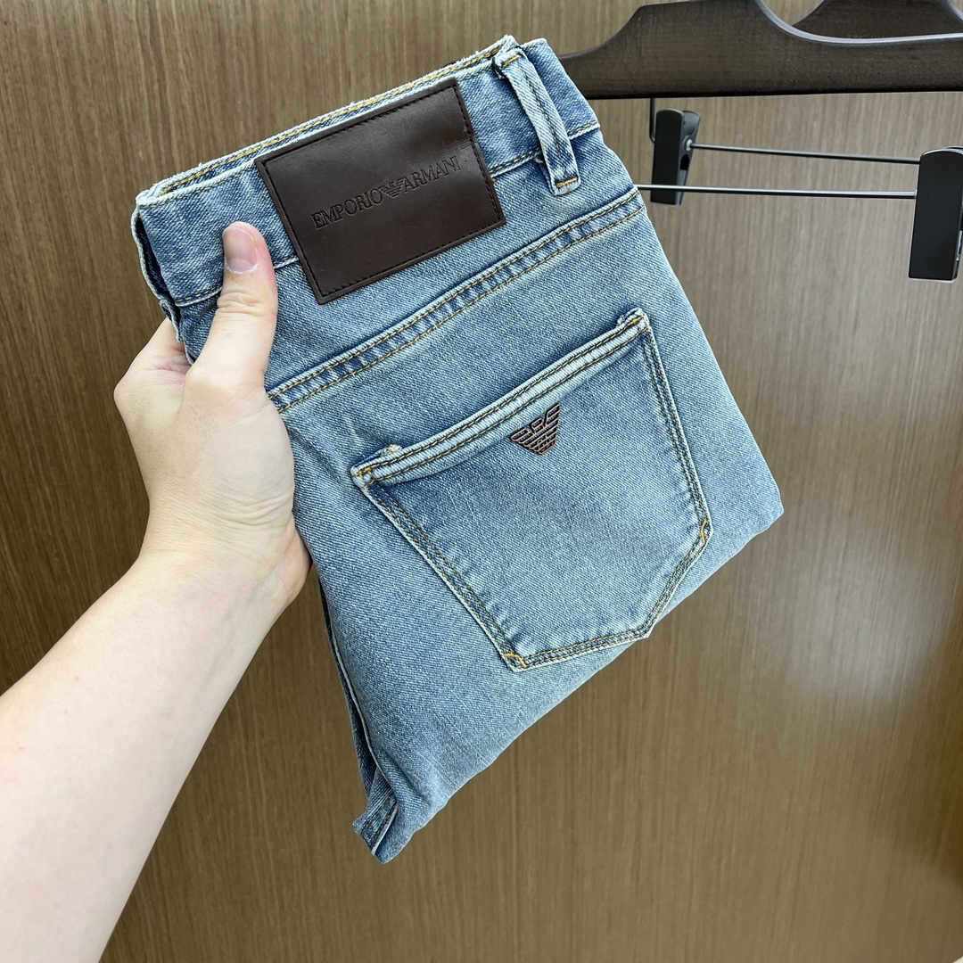 NO:131274,AJ High-end Customization 25ss Spring and Summer New Style Men's Small Straight Original Single Jeans Early Spring New Style is super soft, elastic fabric, complex craftsmanship superimposed. Any washing step lasts for a few seconds and will become completely different color effects, so it is more precious, especially long-lasting and taste-resistant... Choose the best tannin elastic texture, genuine leather leather cards, high-quality metal accessories... to create a unique and original jeans style!  Original hardware and accessories, super positive style, comfortable and breathable, extremely high grade, XD counter quality, and a handsome upper body. Number of 29-38, 35, no 37, jeans, alexander wang19860909AJ 高端定制 25ss春夏新款 男士小直筒原单 牛仔裤 早春新款超柔软,弹力面料,复杂的手工艺叠加,任何一个洗水环节多停留几秒都会变成完全不一样的颜色效果,所以越加珍贵,特别持久、耐味…… 选用上乘的丹宁弹力质感,真皮皮牌、高定的金属辅料……打造出独特及原创的牛仔裤款型！原版五金辅料,版型超正,舒适透气,档次极高,XD专柜品质,上身帅气十足. 码数29-38有35 无37,,jeans,alexander wang,Men's clothing